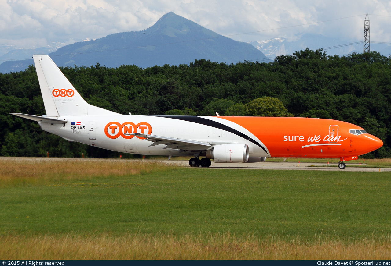 Photo of OE-IAS - Boeing 737-4M0(BDSF) operated by TNT Airways