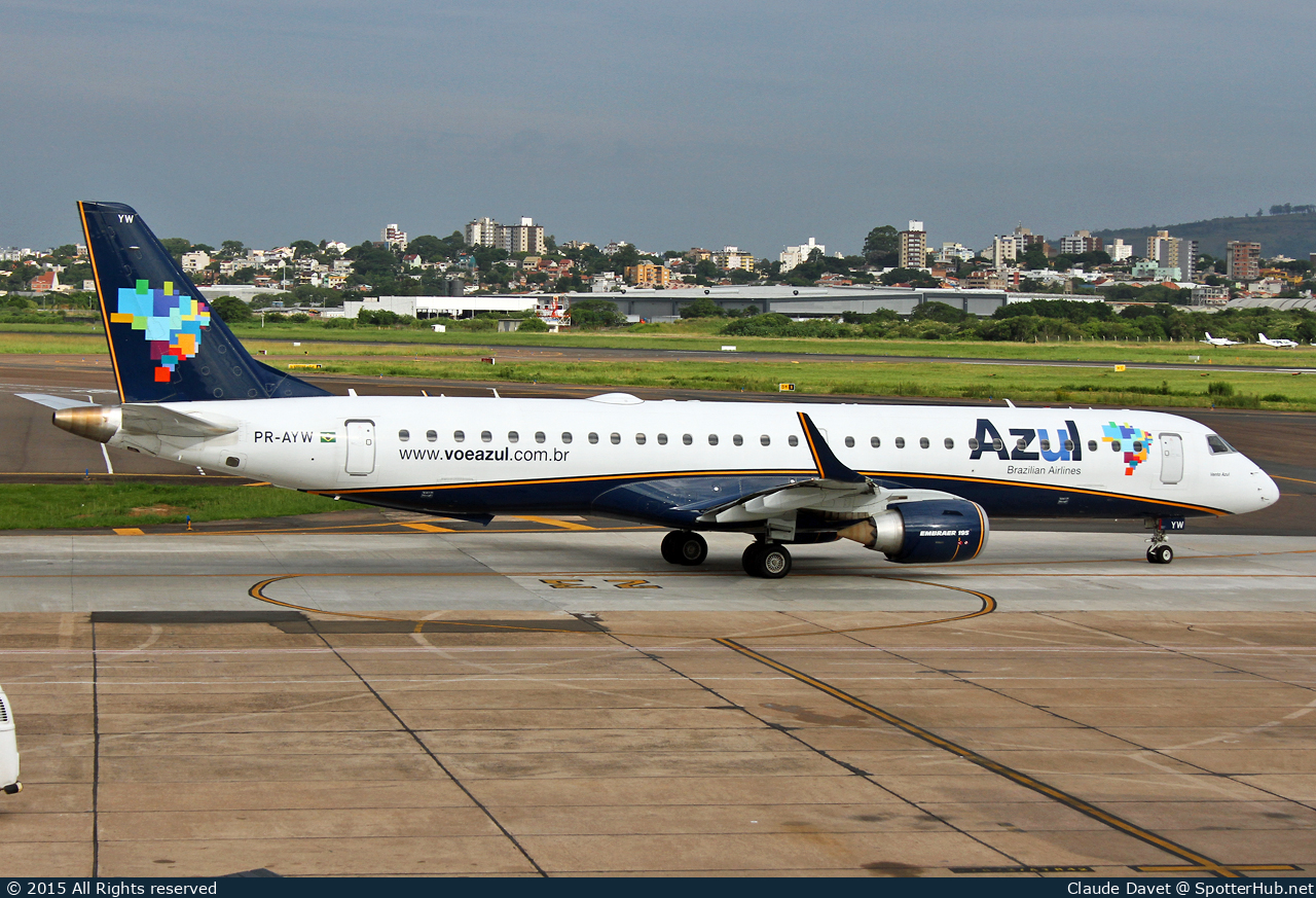 Photo of PR-AYW - Embraer ERJ-195LR operated by Azul