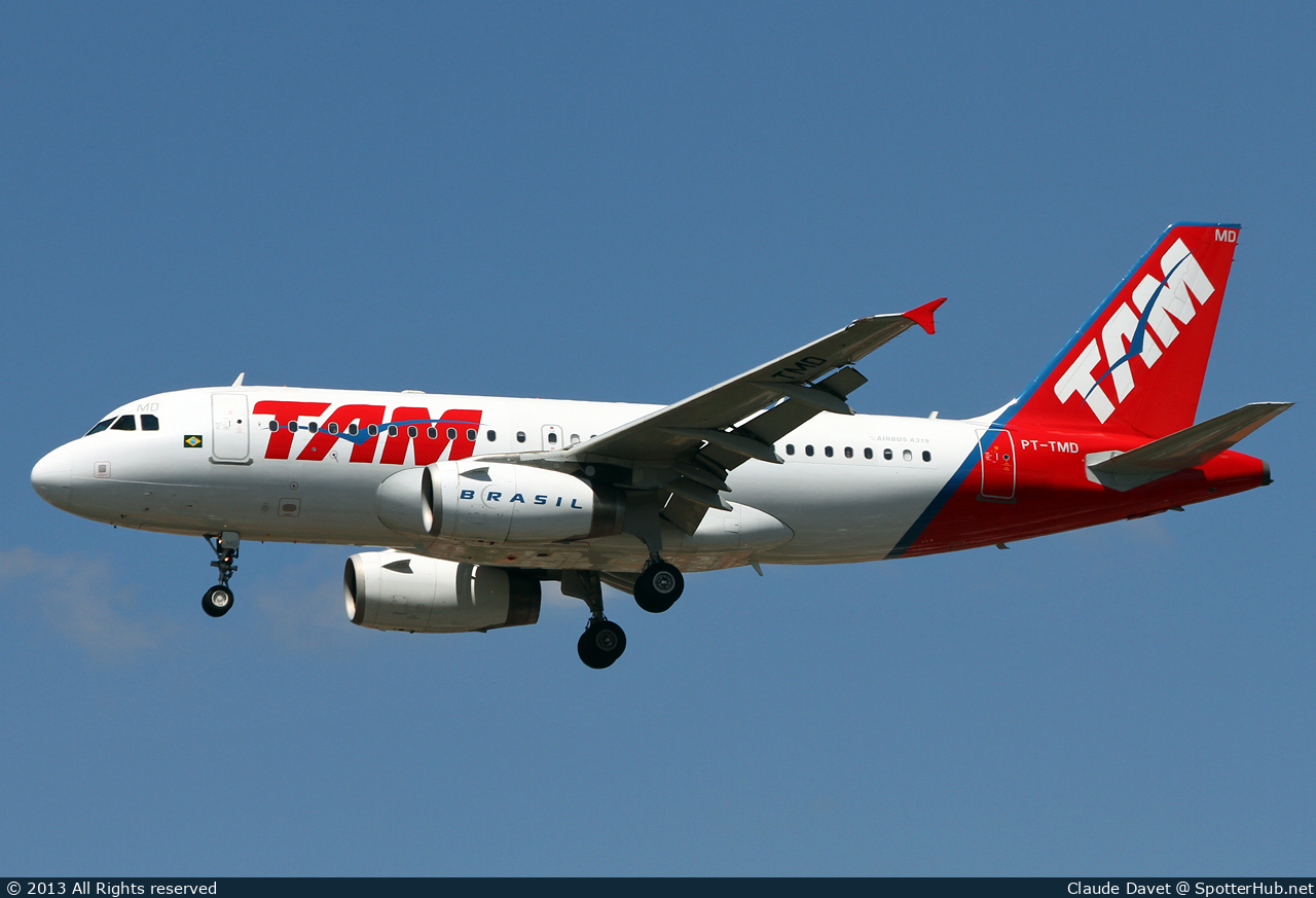 Photo of PT-TMD - Airbus A319-132 operated by TAM Linhas Aéreas