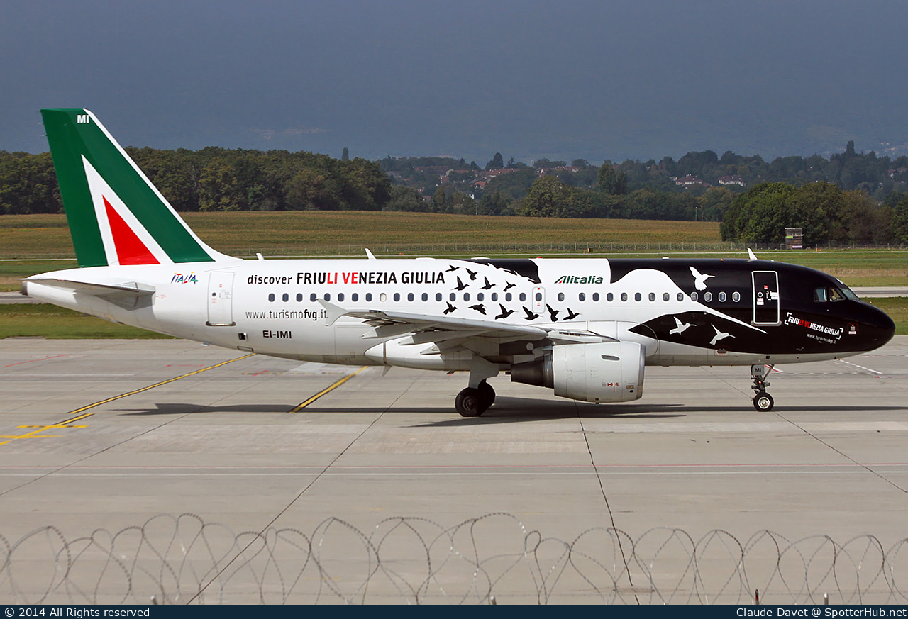 Photo of EI-IMI - Airbus A319-112 operated by Alitalia