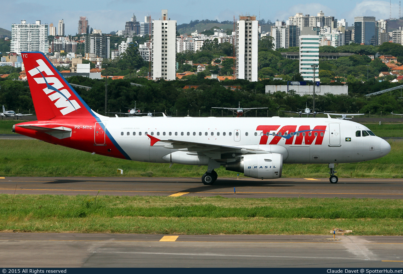 Photo of PR-MYC - Airbus A319-112 operated by TAM Linhas Aéreas