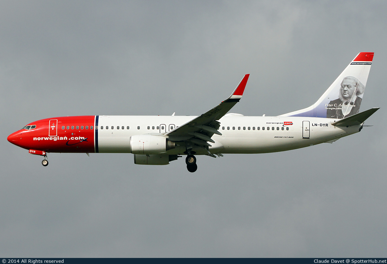 Photo of LN-DYR - Boeing 737-8JP operated by Norwegian Air Shuttle