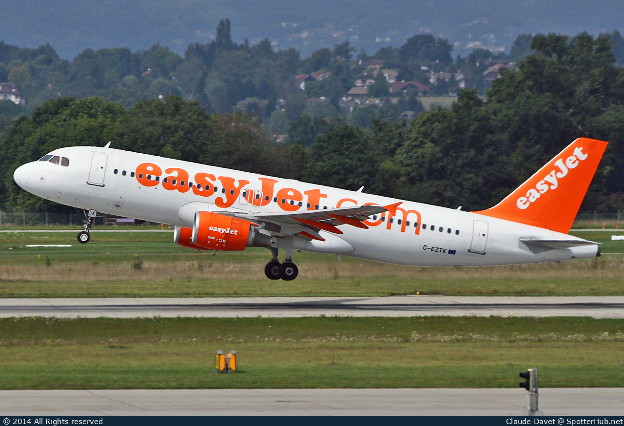 Photo of G-EZTK - Airbus A320-214 operated by easyJet