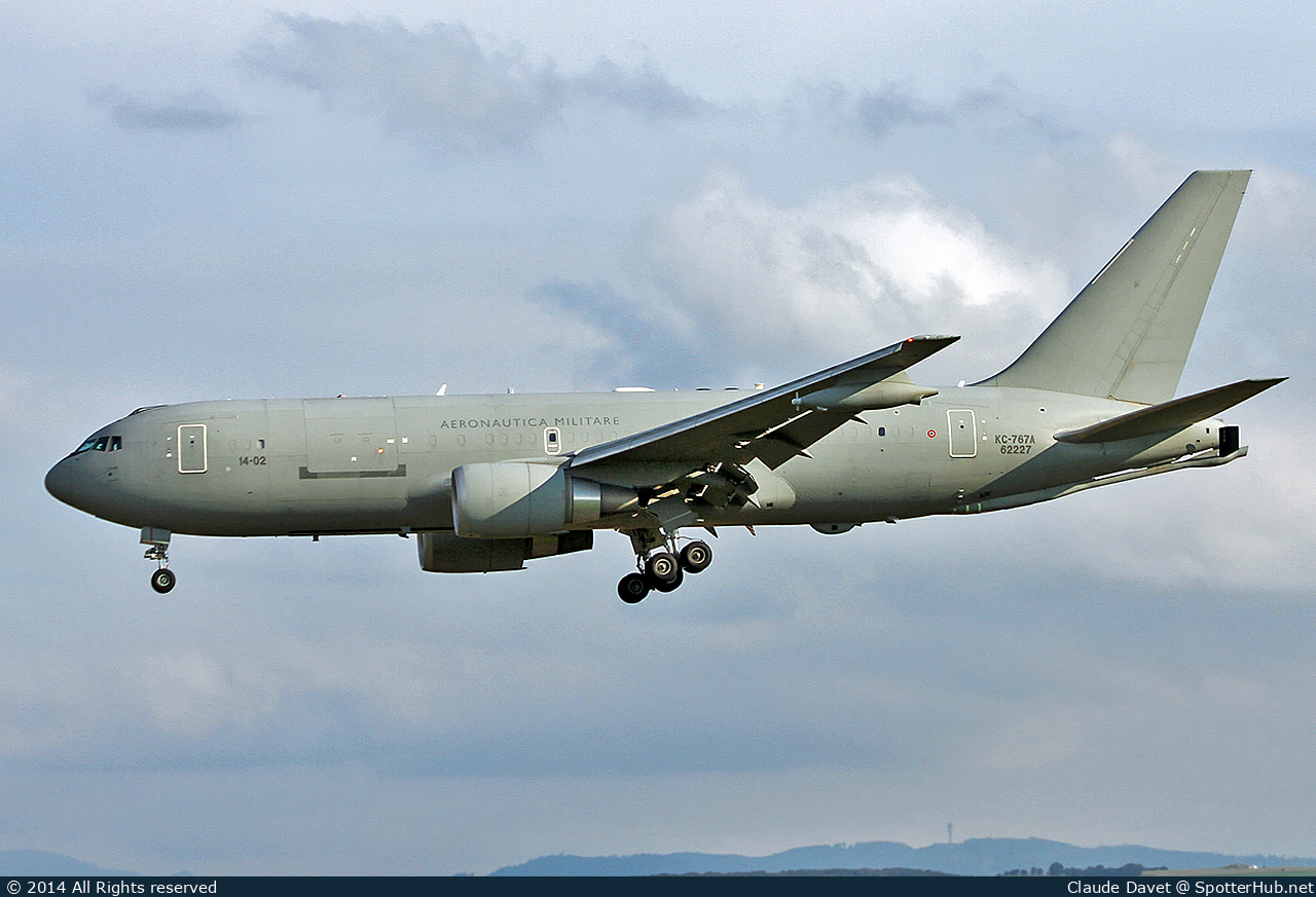 Photo of MM62227 - Boeing KC-767A operated by Italian Air Force