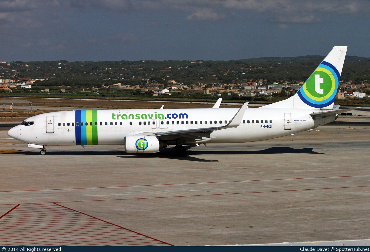 Photo of PH-HZI - Boeing 737-8K2 operated by Transavia