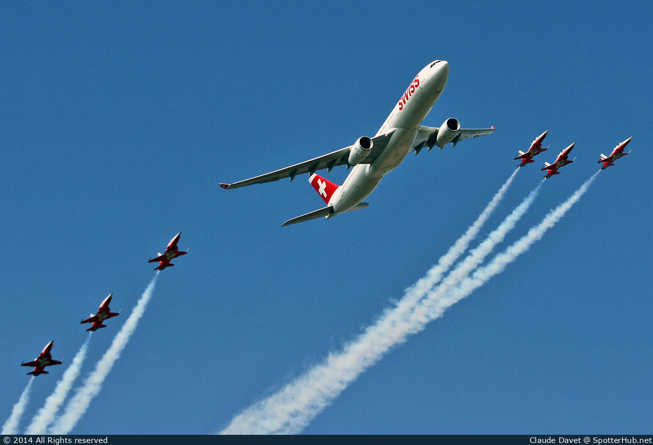 Photo of HB-JHN - Airbus A330-343 operated by Swiss International Air Lines