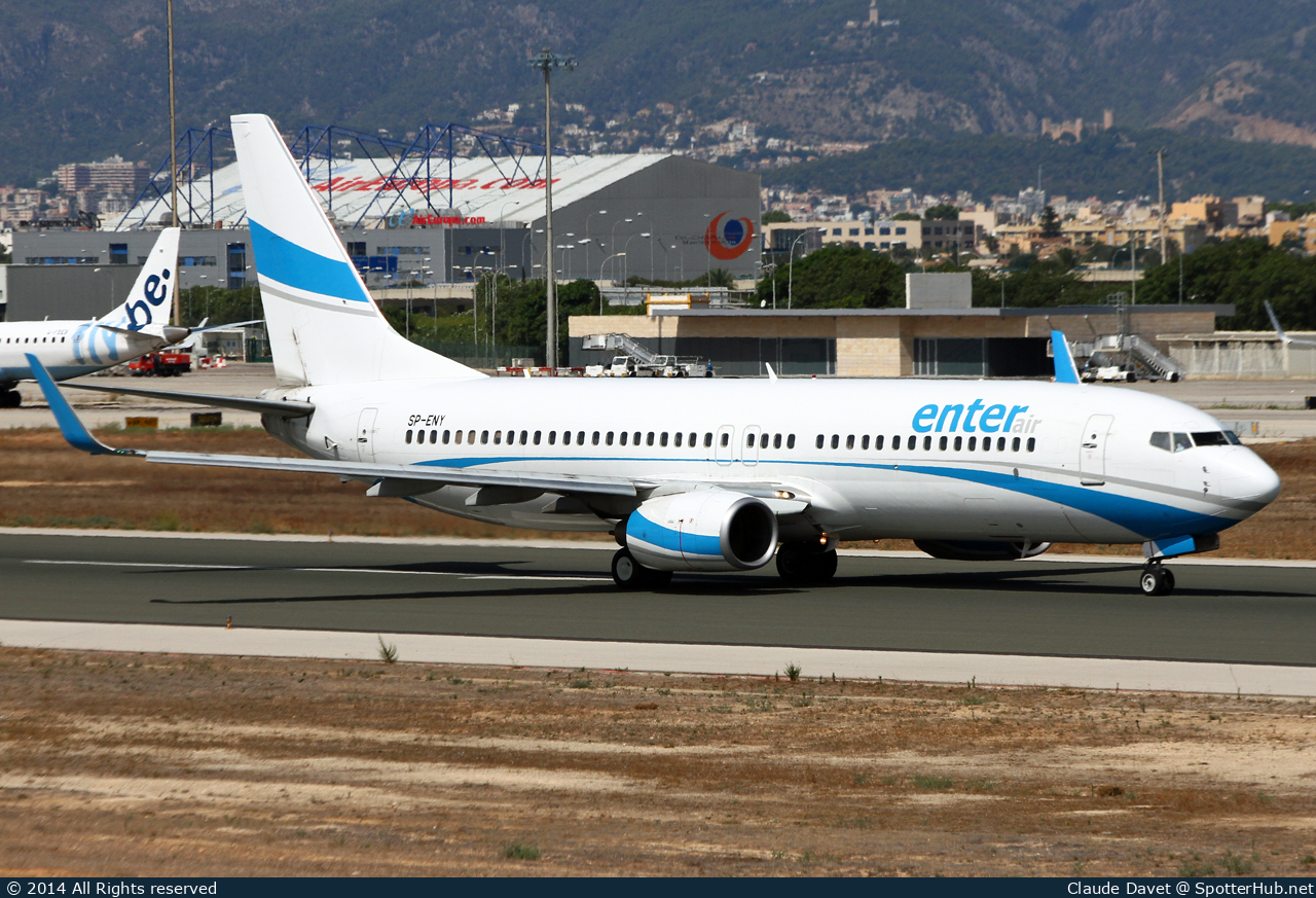 Photo of SP-ENY - Boeing 737-86N operated by Enter Air