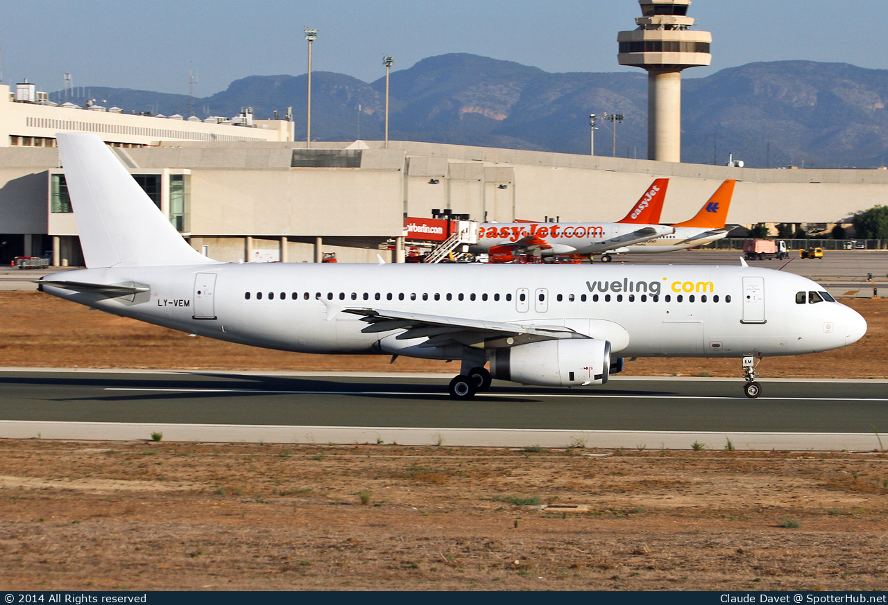 Photo of LY-VEM - Airbus A320-233 operated by Vueling (opb Avion Express)