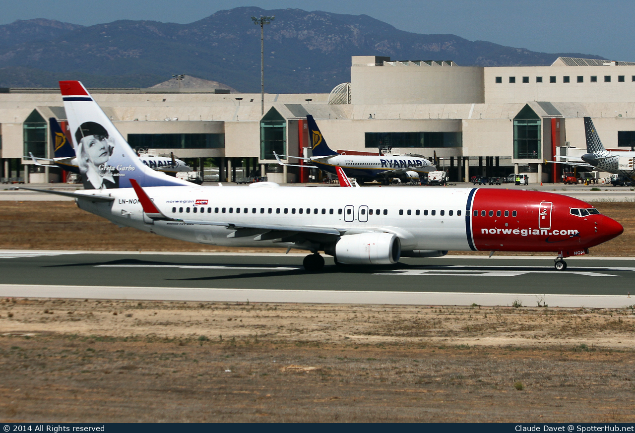 Photo of LN-NOM - Boeing 737-86N operated by Norwegian Air Shuttle
