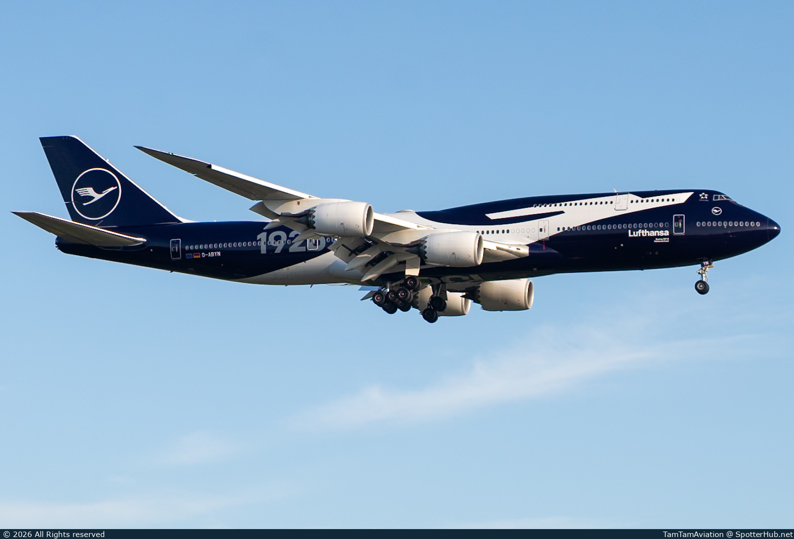 Photo of D-ABYN - Boeing 747-830 operated by Lufthansa