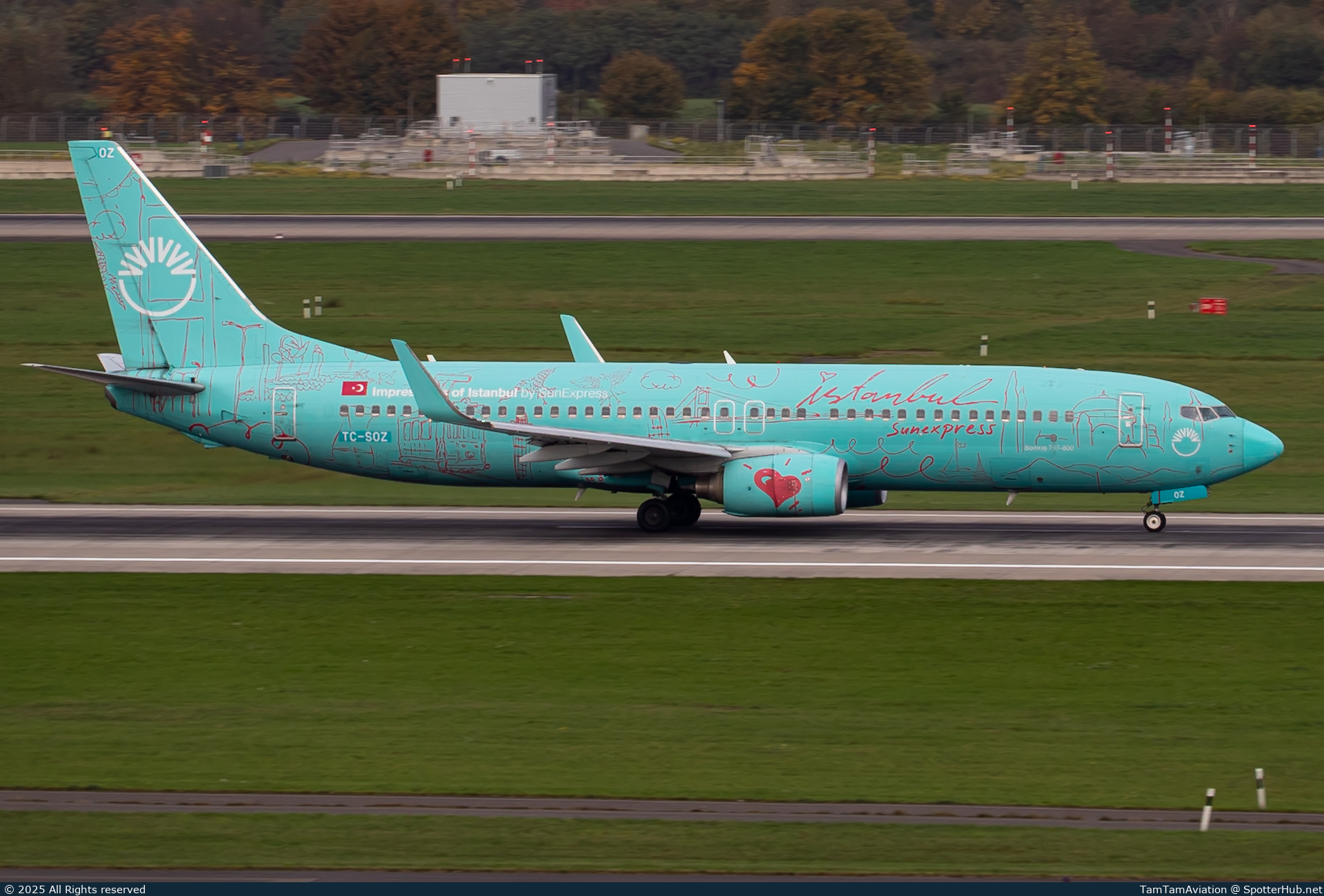 Photo of TC-SOZ - Boeing 737-8HX operated by SunExpress