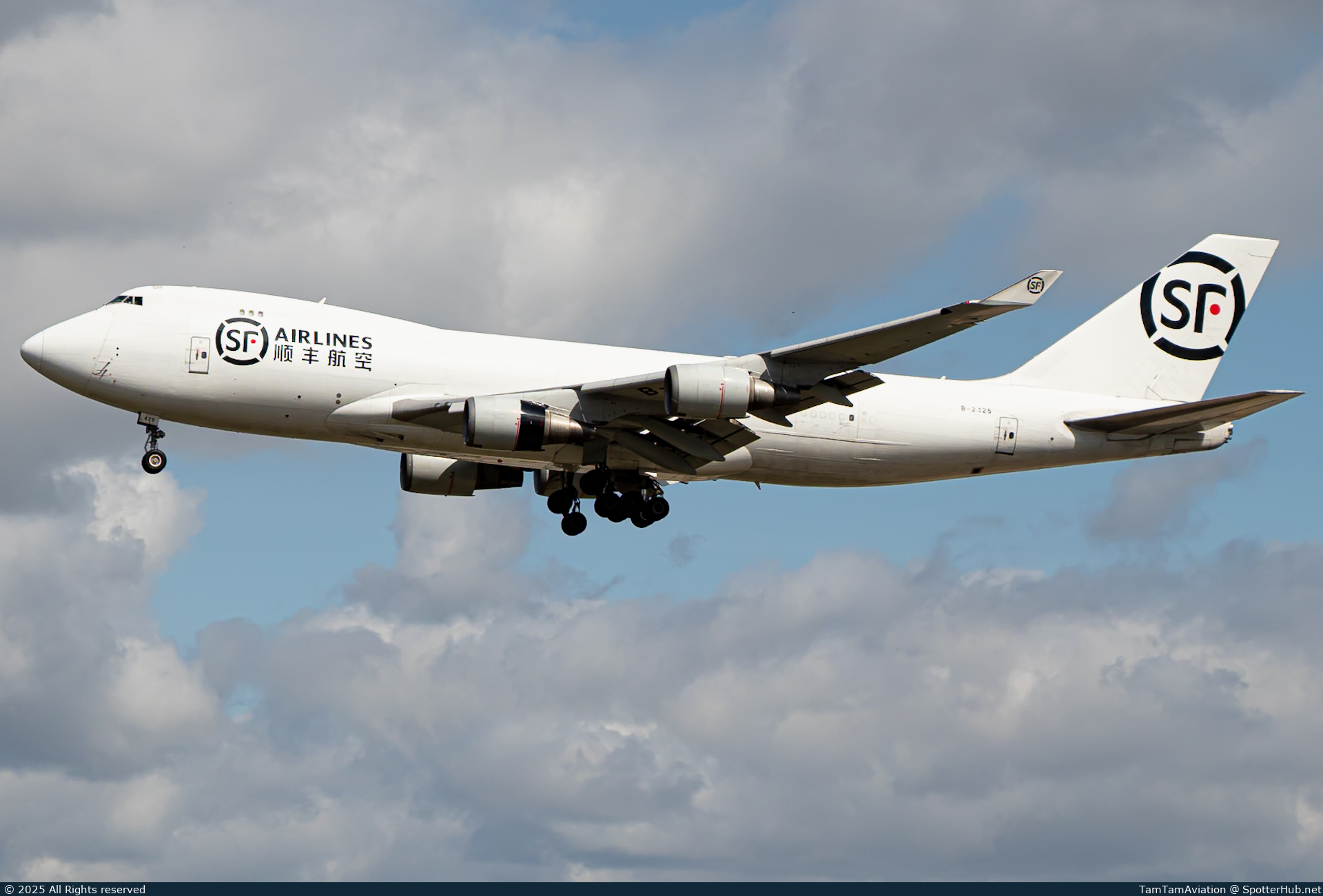 Photo of B-2425 - Boeing 747-40BF(ER) operated by SF Airlines