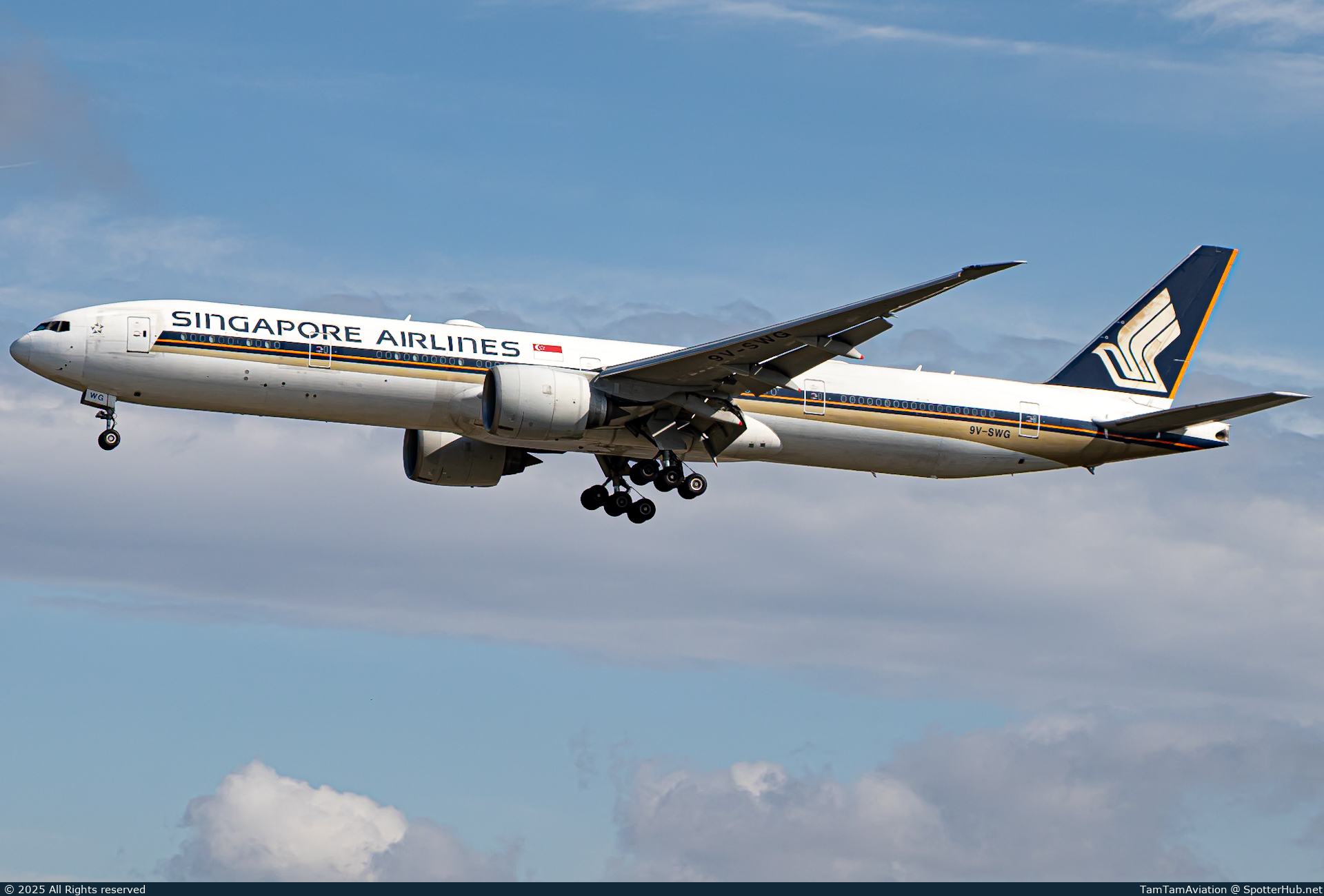Photo of 9V-SWG - Boeing 777-312(ER) operated by Singapore Airlines
