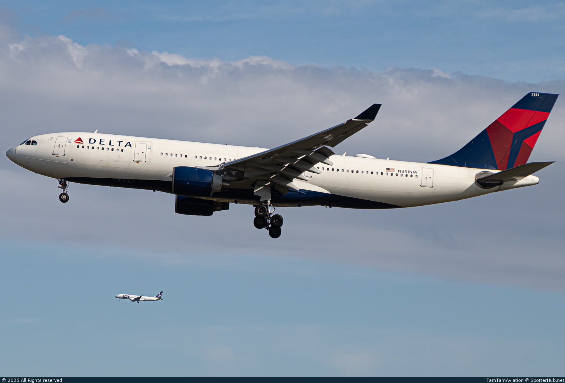 Photo of N851NW - Airbus A330-223 operated by Delta Air Lines