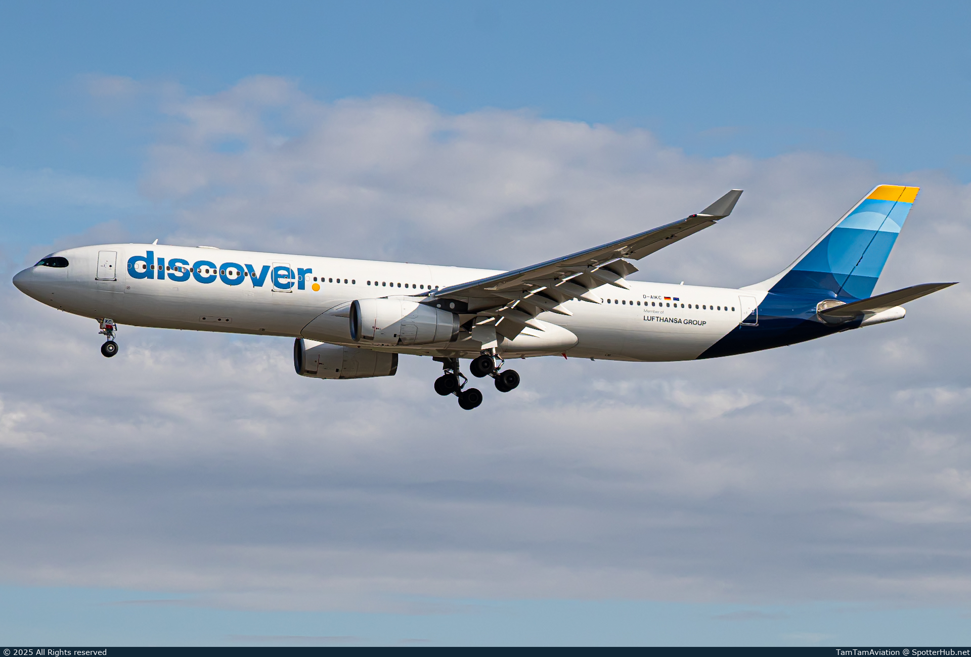 Photo of D-AIKC - Airbus A330-343 operated by Discover Airlines