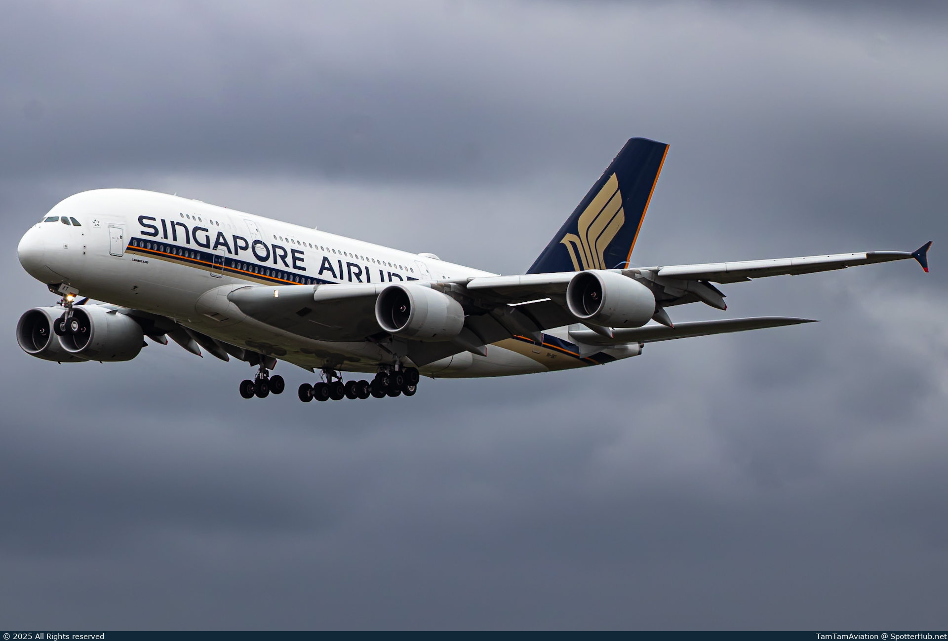 Photo of 9V-SKT - Airbus A380-841 operated by Singapore Airlines
