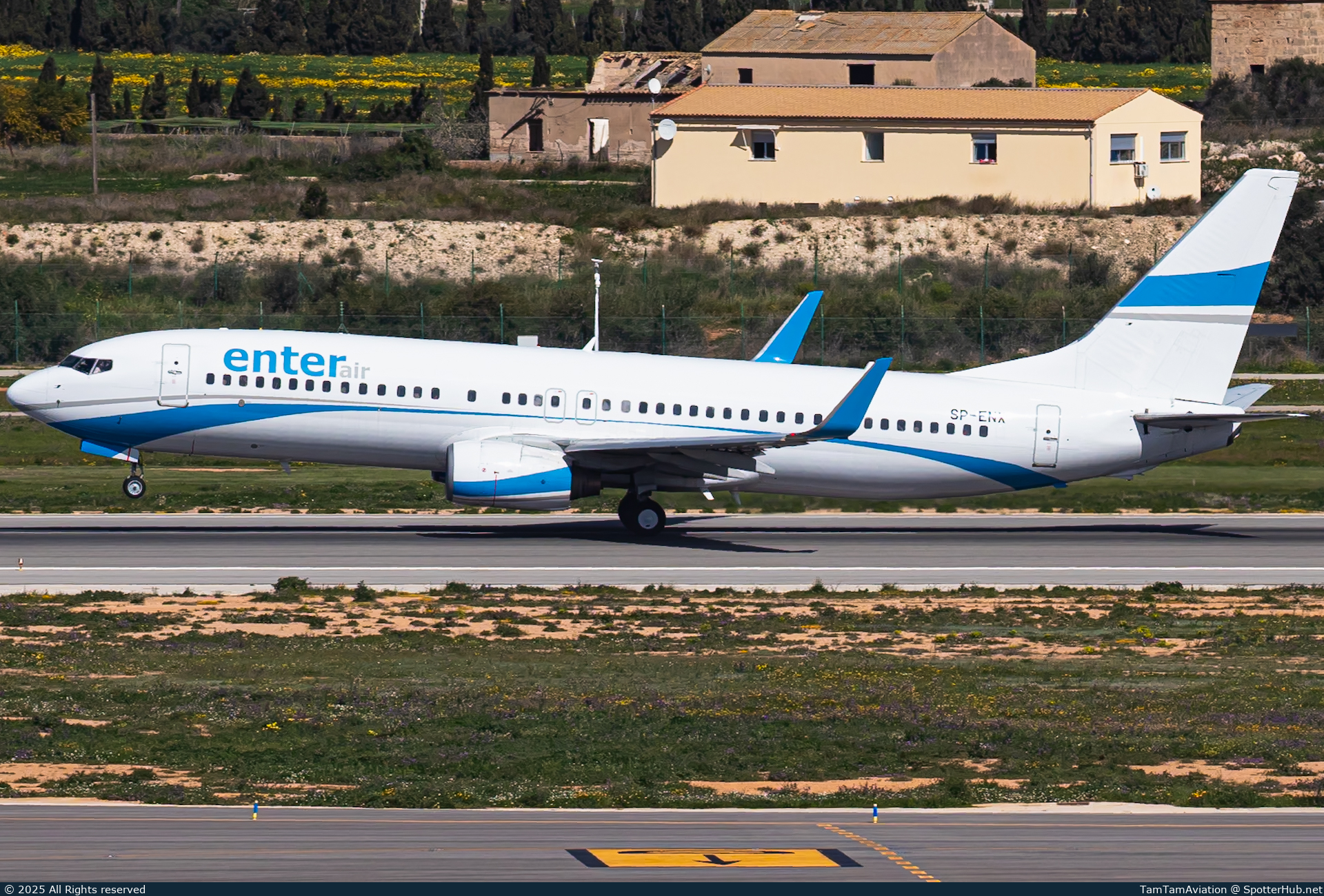 Photo of SP-ENX - Boeing 737-8Q8 operated by Enter Air