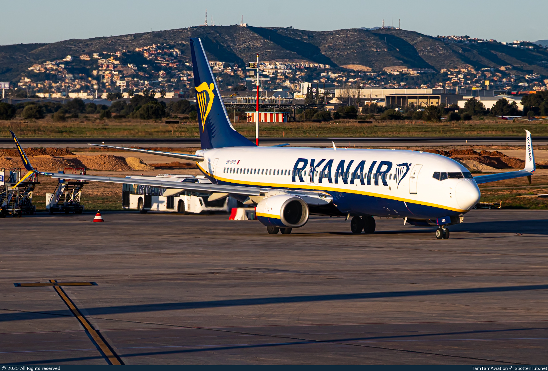Photo of 9H-QFO - Boeing 737-8AS operated by Ryanair (opb Malta Air)