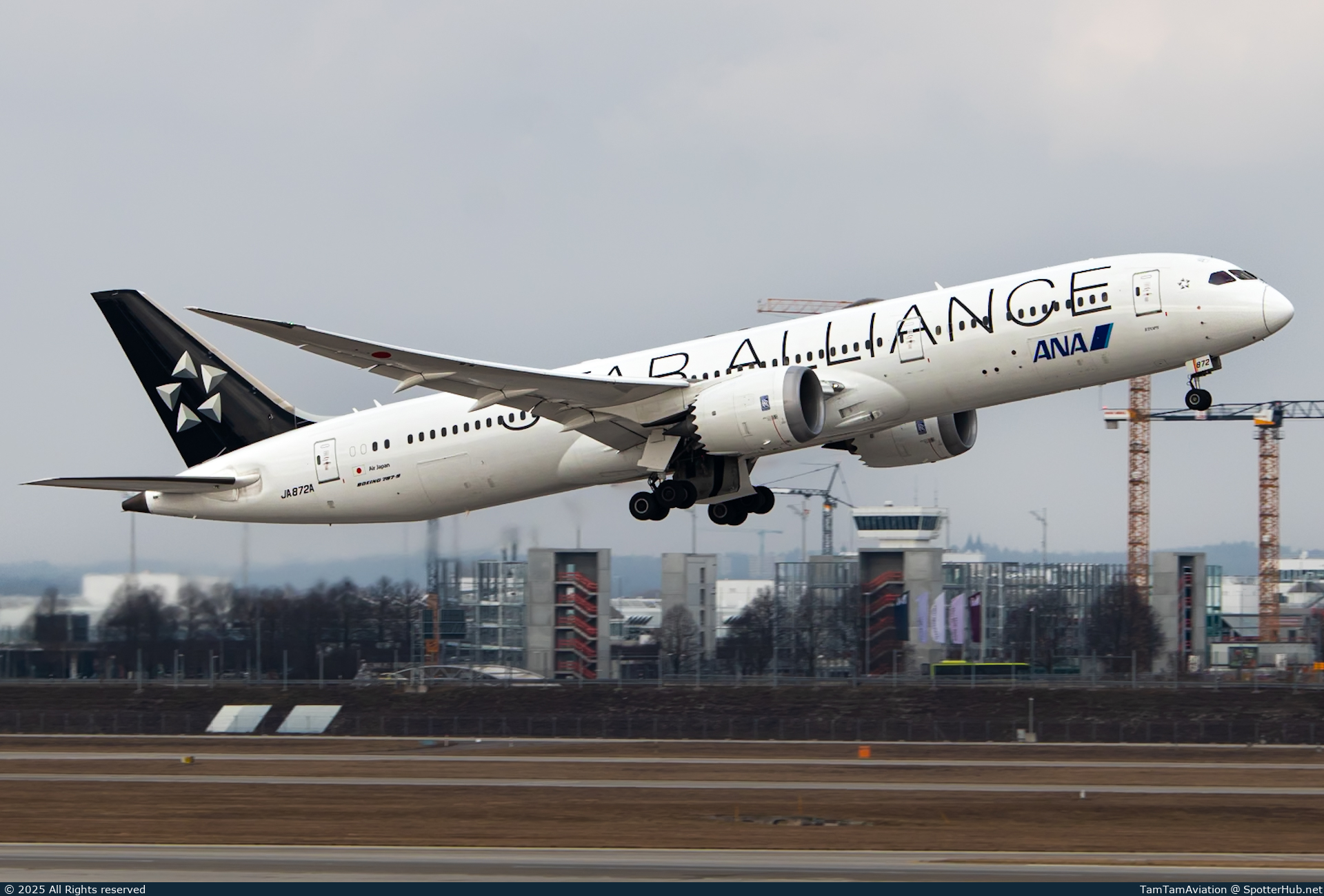 Photo of JA872A - Boeing 787-9 Dreamliner operated by ANA All Nippon Airways (opb Air Japan)