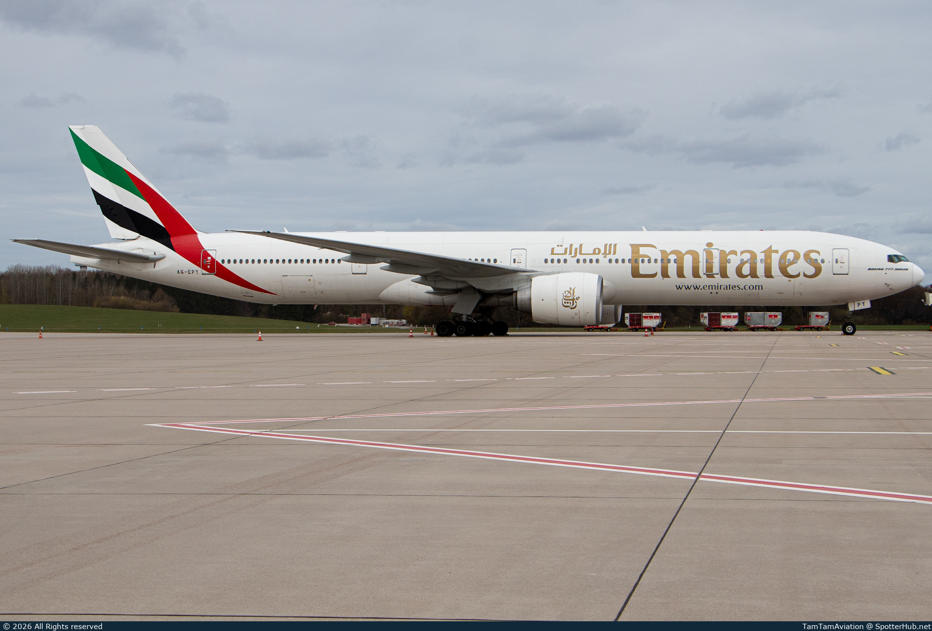 Photo of A6-EPY - Boeing 777-31H(ER) operated by Emirates