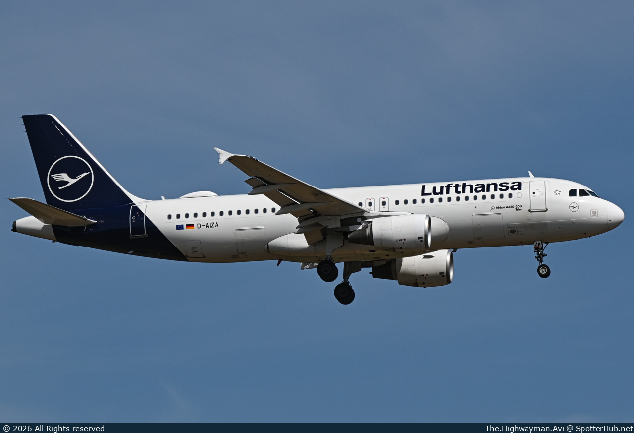 Photo of D-AIZA - Airbus A320-214 operated by Lufthansa