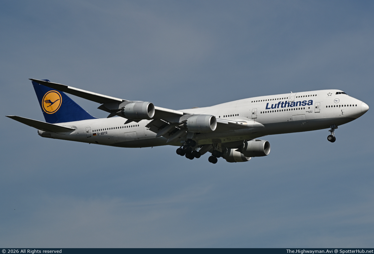 Photo of D-ABYR - Boeing 747-830 operated by Lufthansa