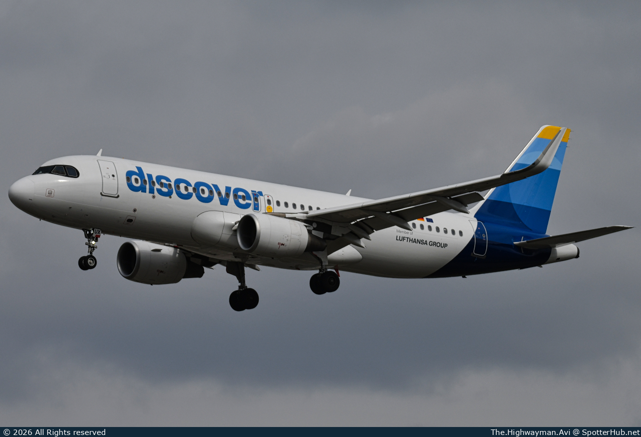 Photo of D-AIUX - Airbus A320-214 operated by Discover Airlines