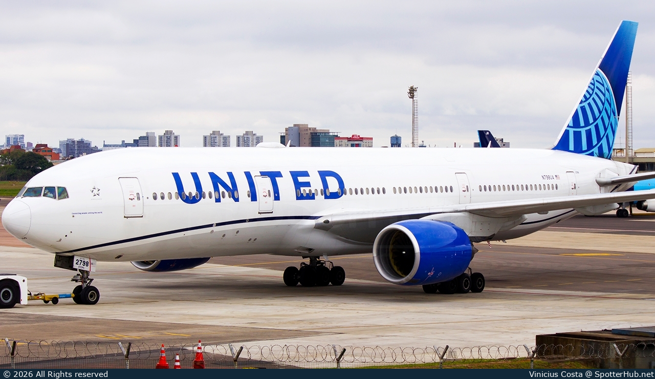 Photo of N798UA - Boeing 777-222(ER) operated by United Airlines