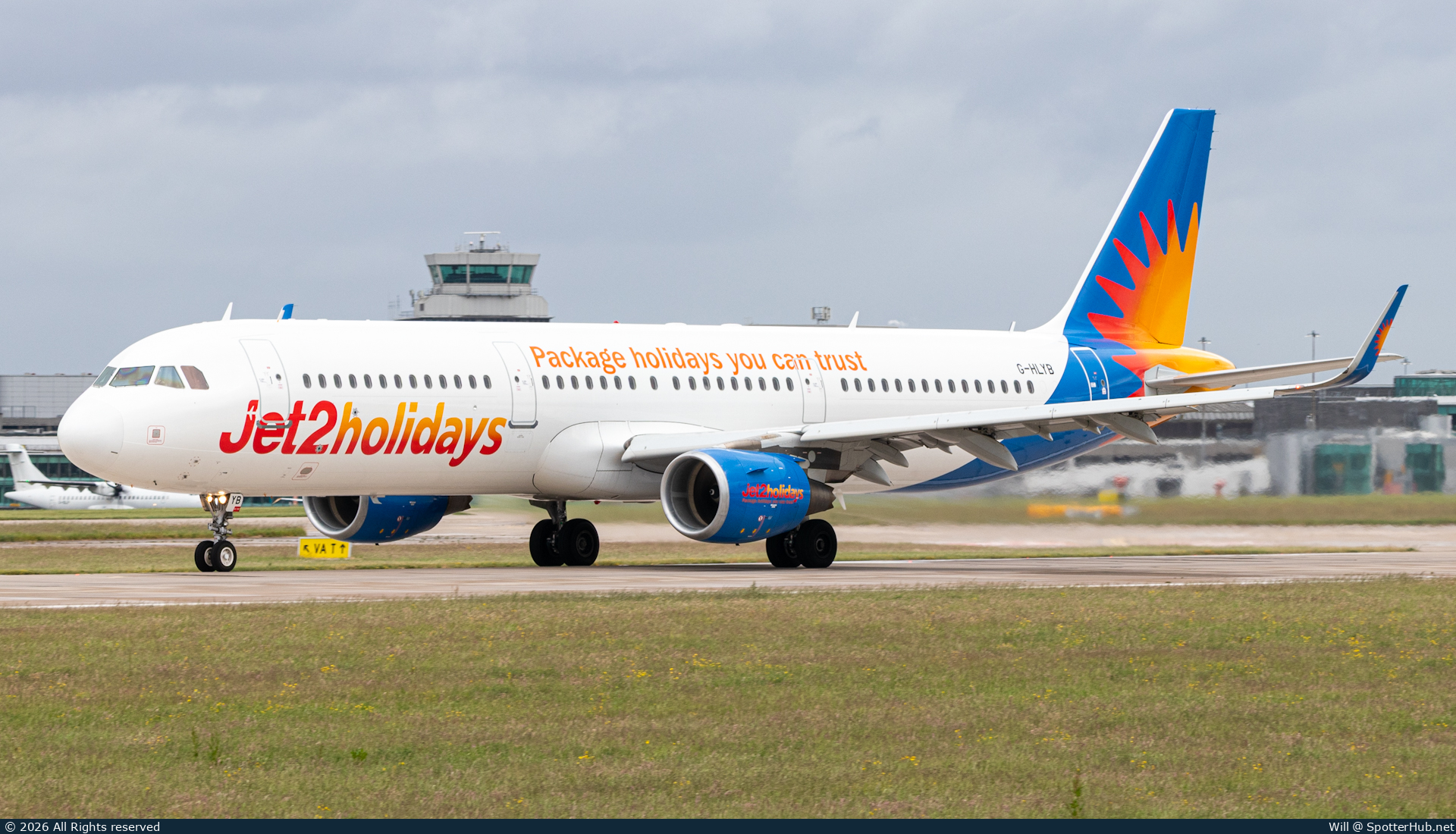 Photo of G-HLYB - Airbus A321-211 operated by Jet2