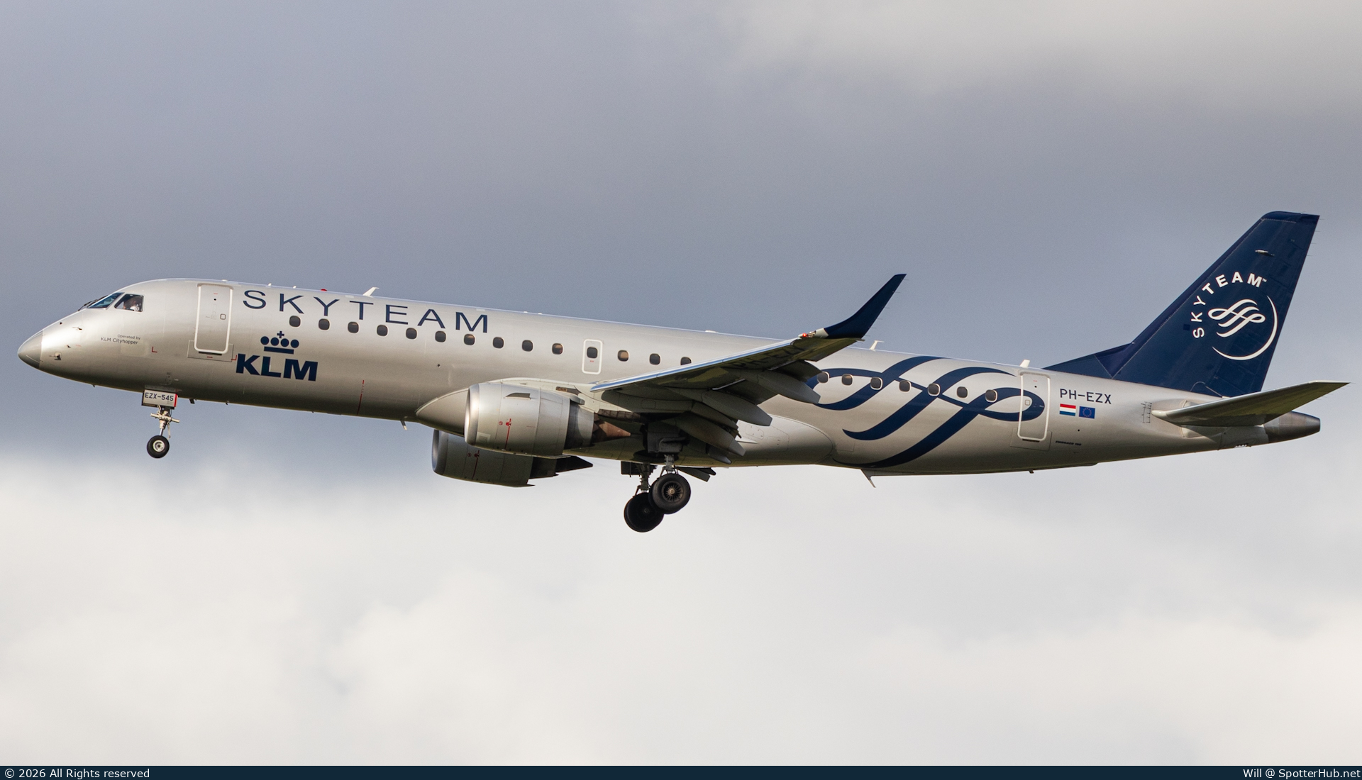 Photo of PH-EZX - Embraer ERJ-190STD operated by KLM Cityhopper