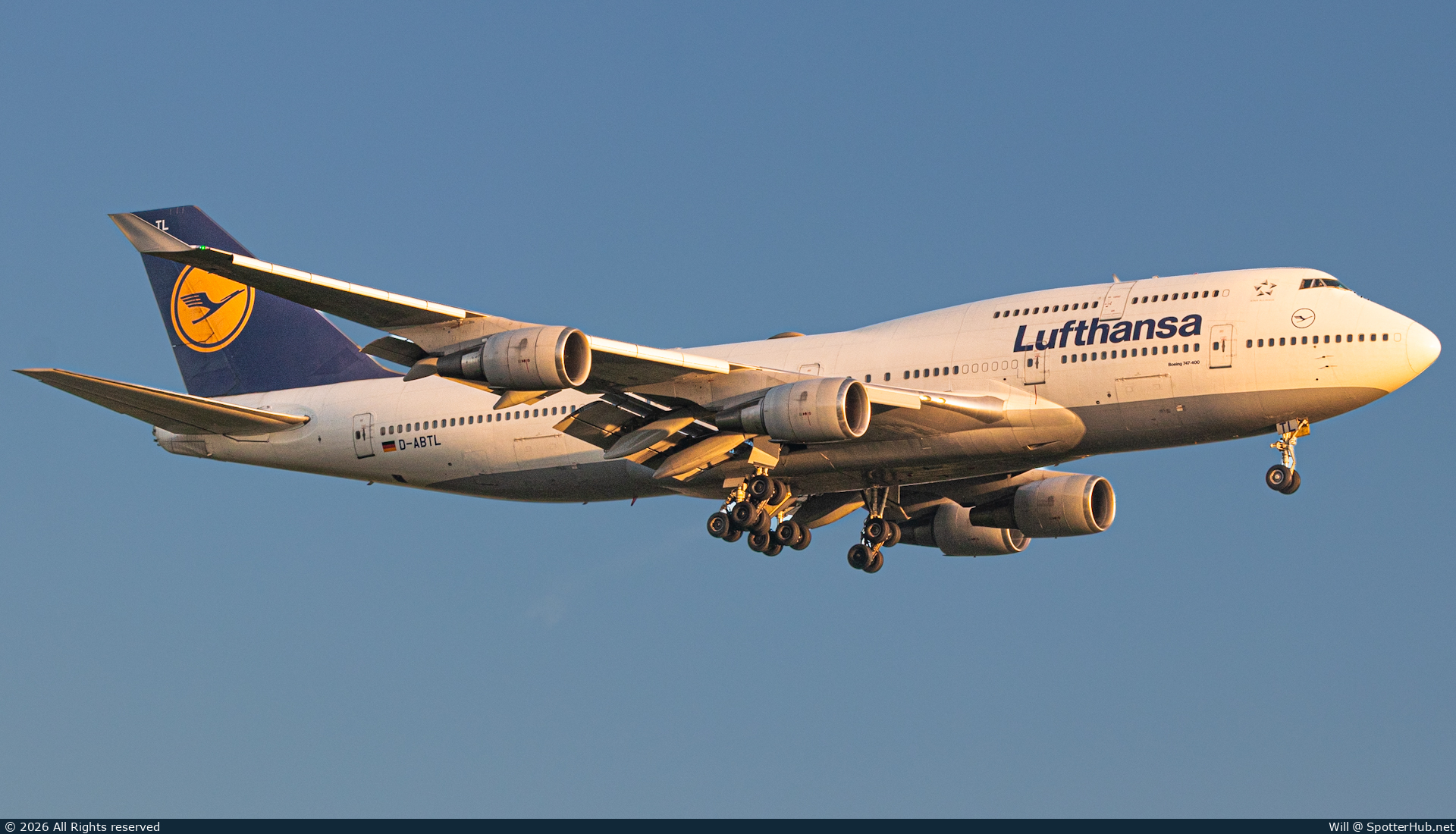 Photo of D-ABTL - Boeing 747-430 operated by Lufthansa