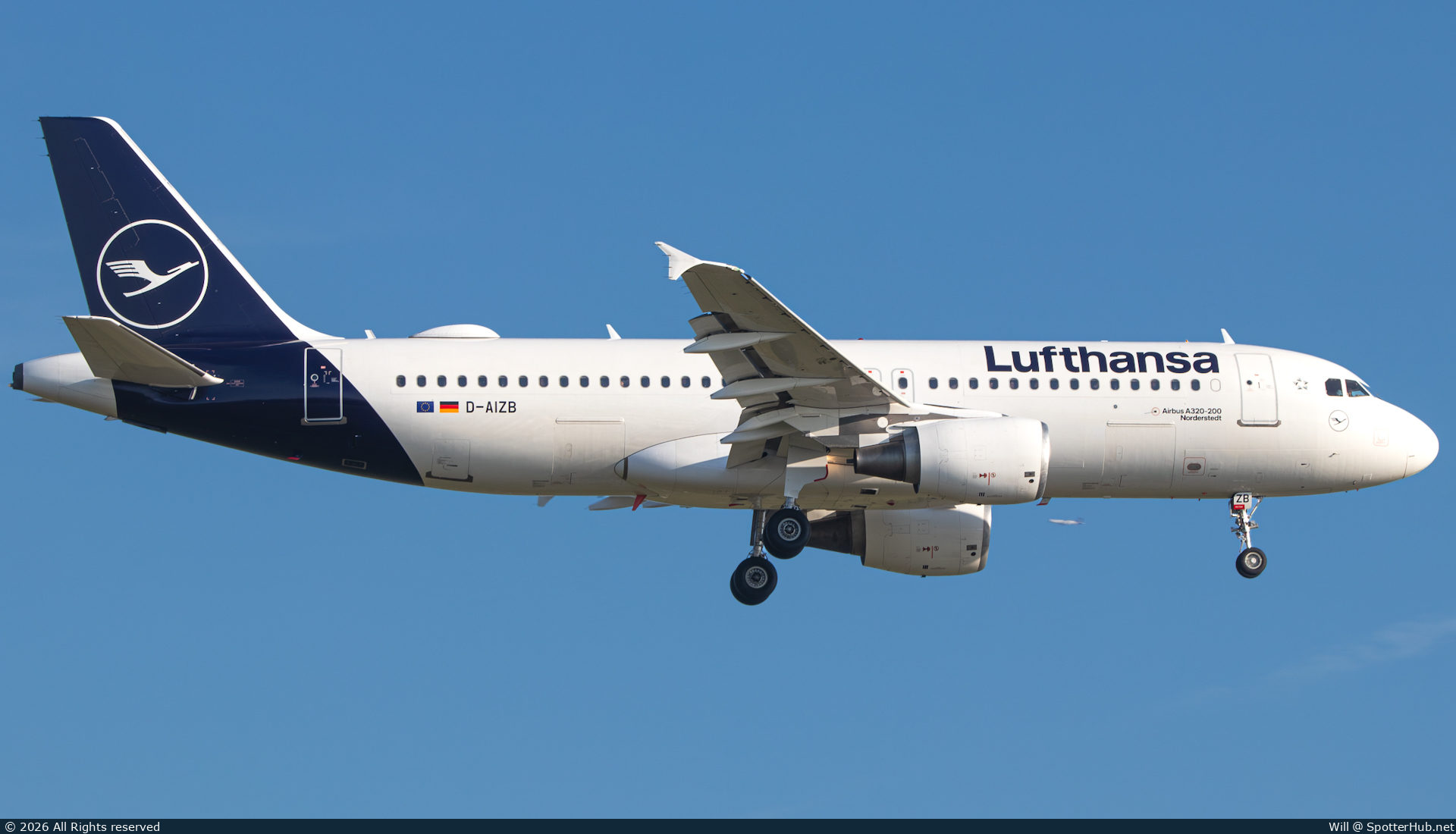 Photo of D-AIZB - Airbus A320-214 operated by Lufthansa
