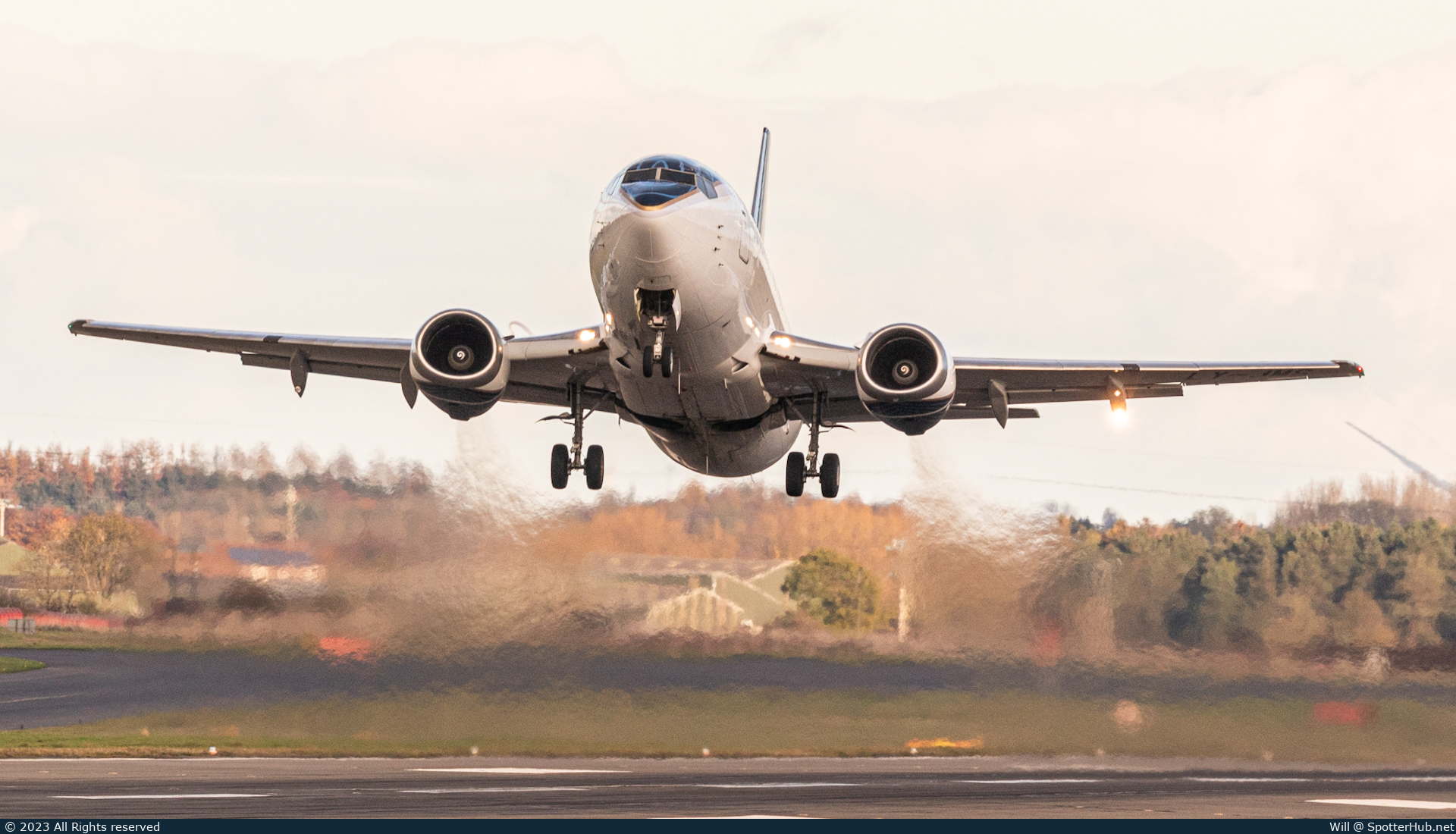 Photo of LY-JMS - Boeing 737-522 operated by KlasJet