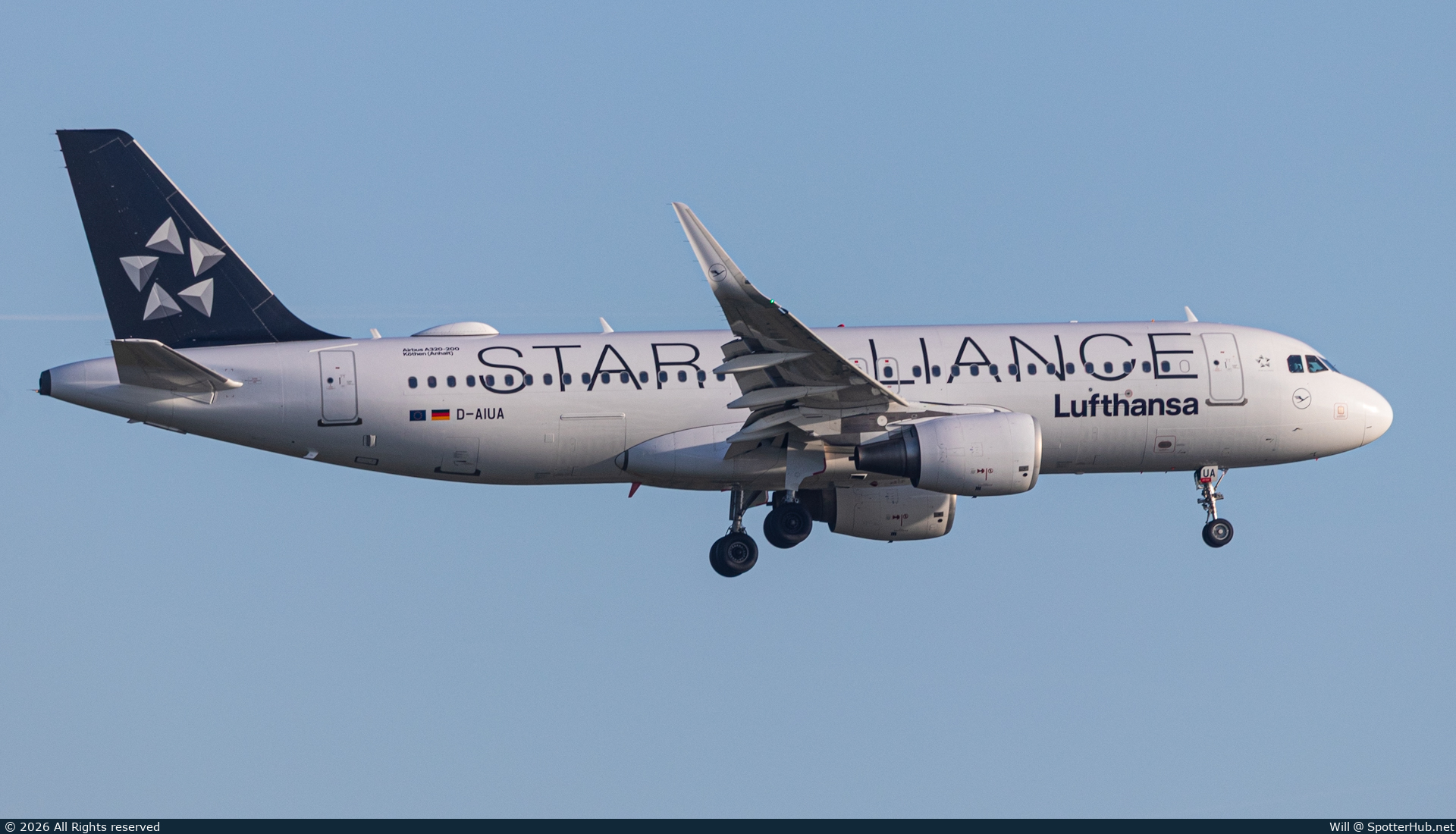 Photo of D-AIUA - Airbus A320-214 operated by Lufthansa