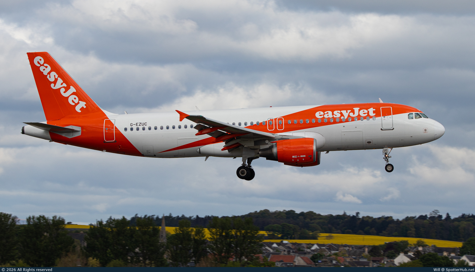 Photo of G-EZUC - Airbus A320-214 operated by easyJet