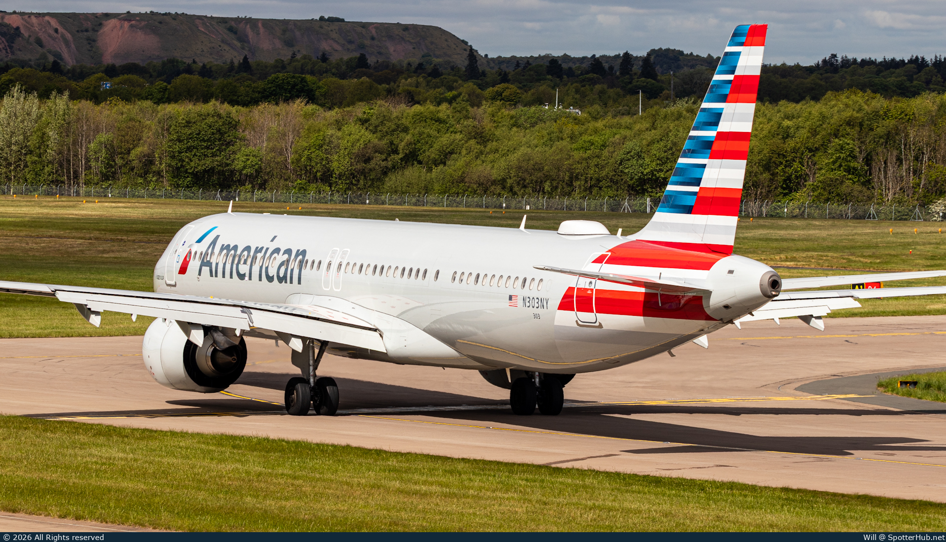 Photo of N303NY - Airbus A321-253NY operated by American Airlines
