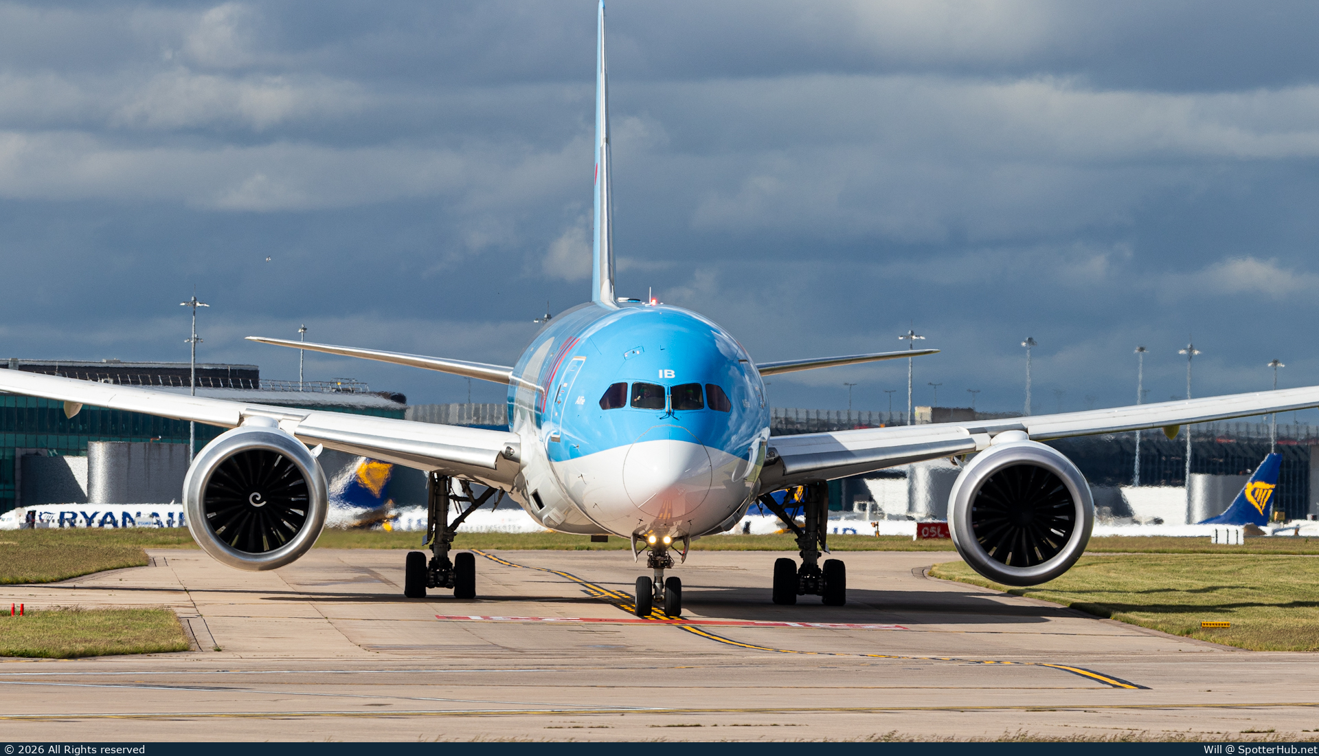 Photo of G-TUIB - Boeing 787-8 Dreamliner operated by TUI Airways