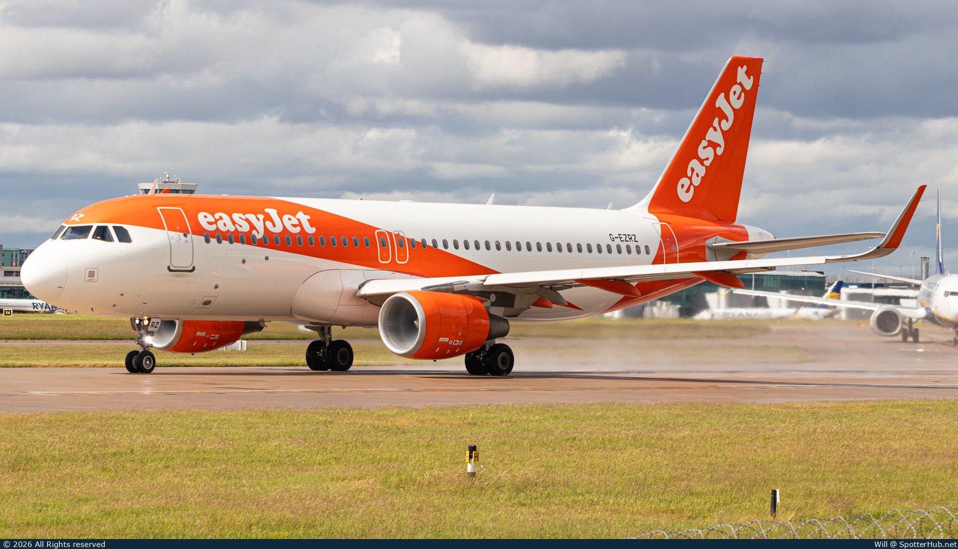 Photo of G-EZRZ - Airbus A320-214 operated by easyJet