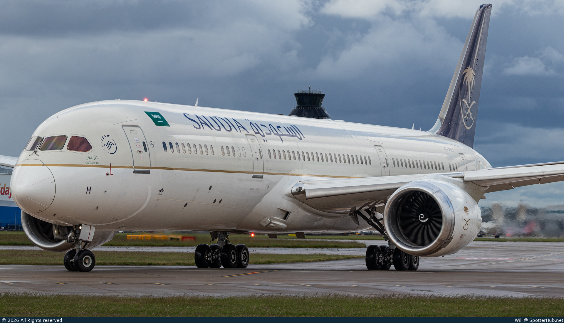 Photo of HZ-ARH - Boeing 787-9 Dreamliner operated by Saudia