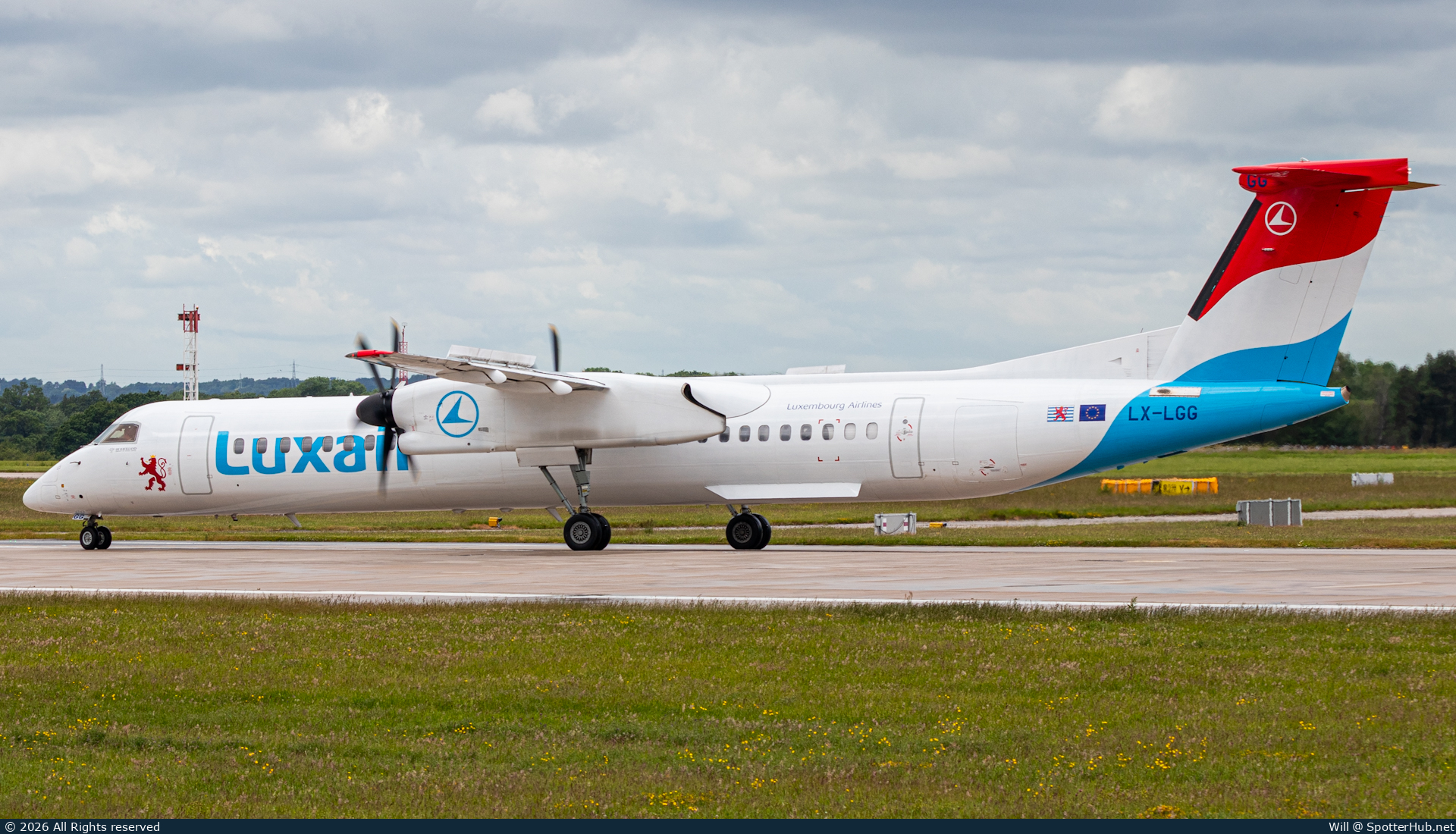 Photo of LX-LGG - Bombardier DHC-8-402 Dash 8 Q400 operated by Luxair