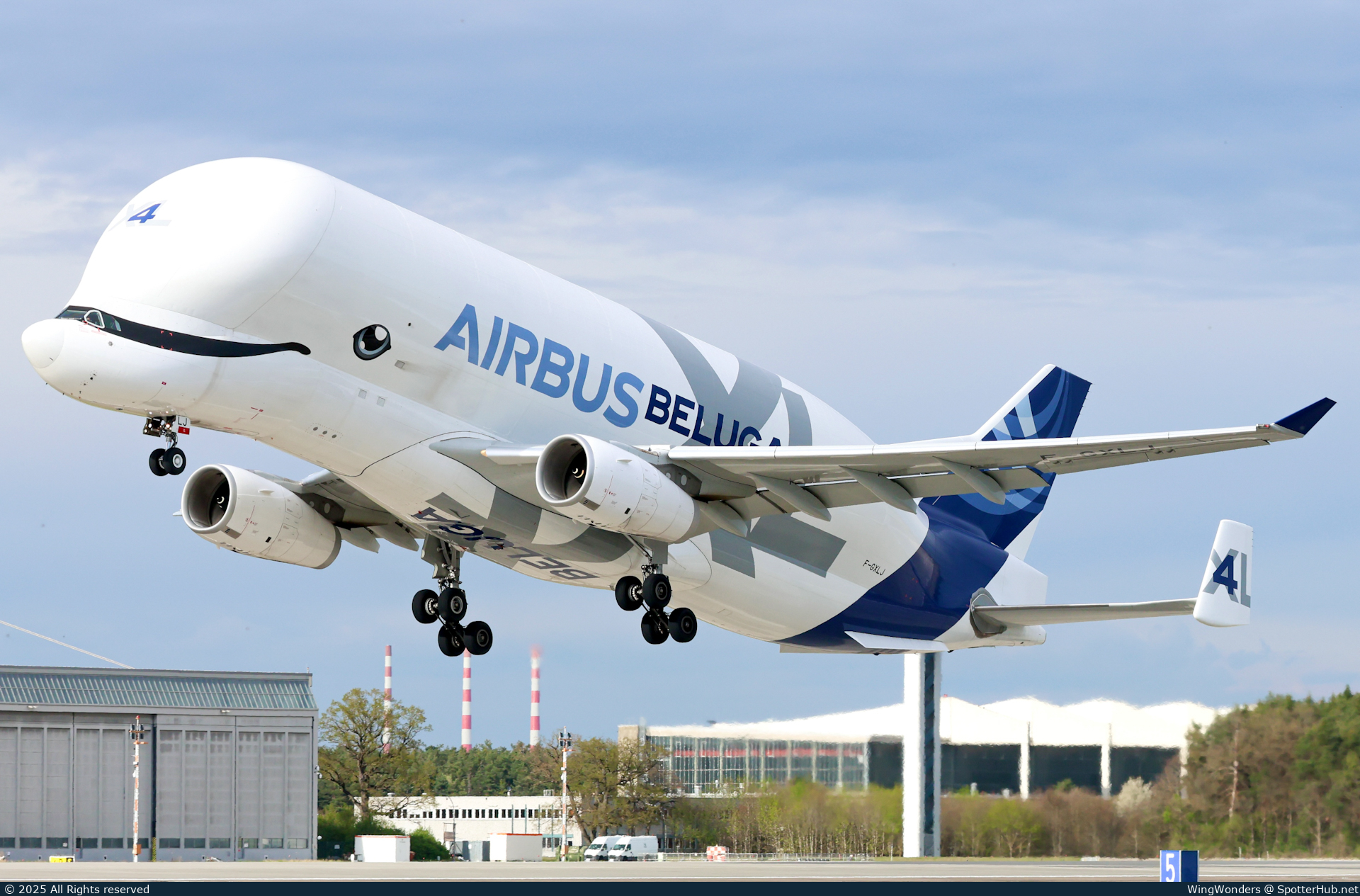 Photo of F-GXLJ - Airbus A330-743L Beluga XL operated by Airbus Transport International