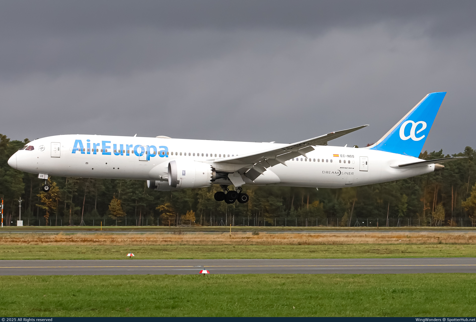 Photo of EC-NGS - Boeing 787-9 Dreamliner operated by Air Europa