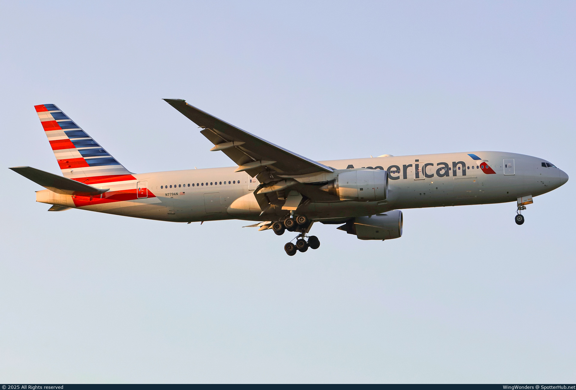 Photo of N779AN - Boeing 777-223(ER) operated by American Airlines