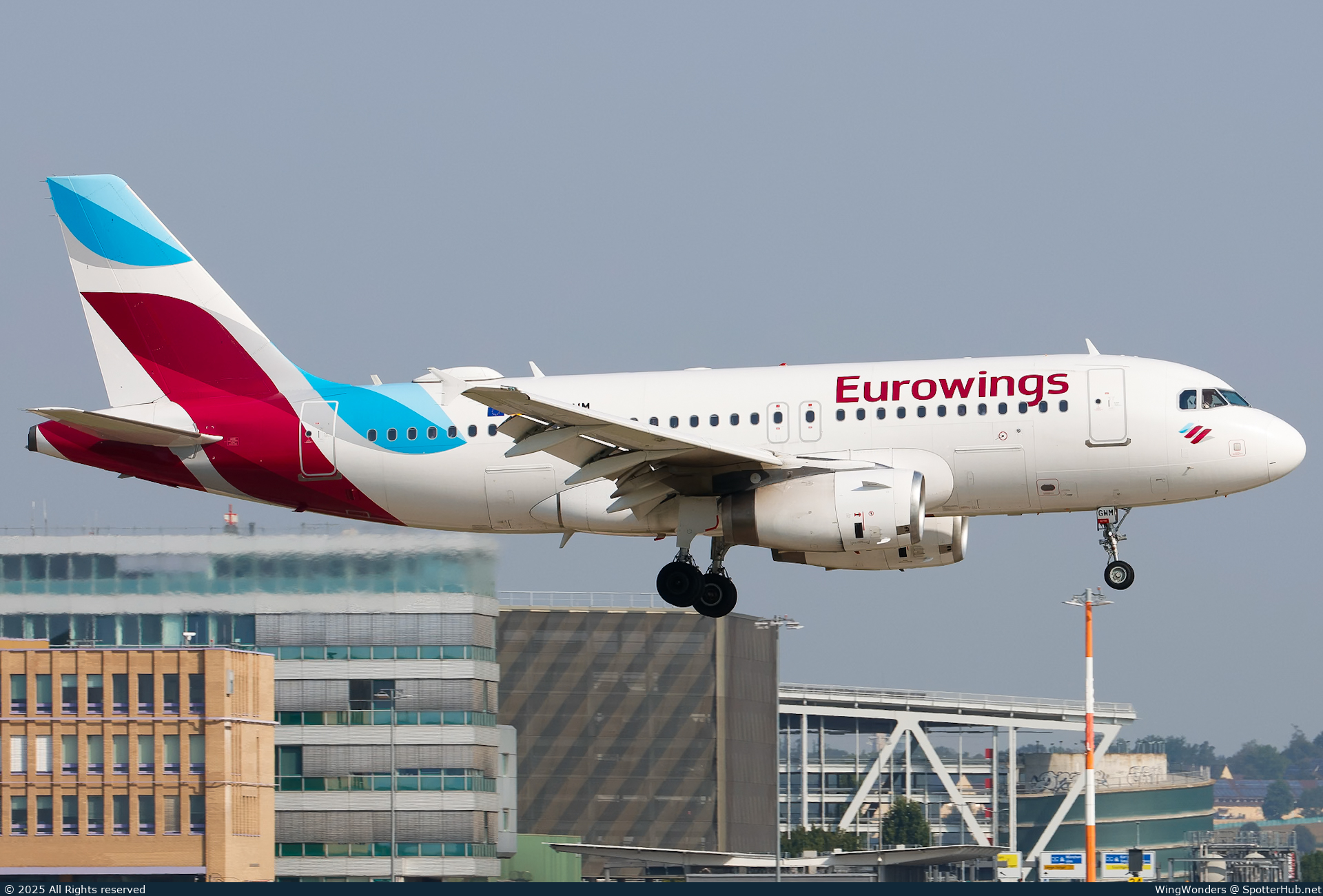 Photo of D-AGWM - Airbus A319-132 operated by Eurowings