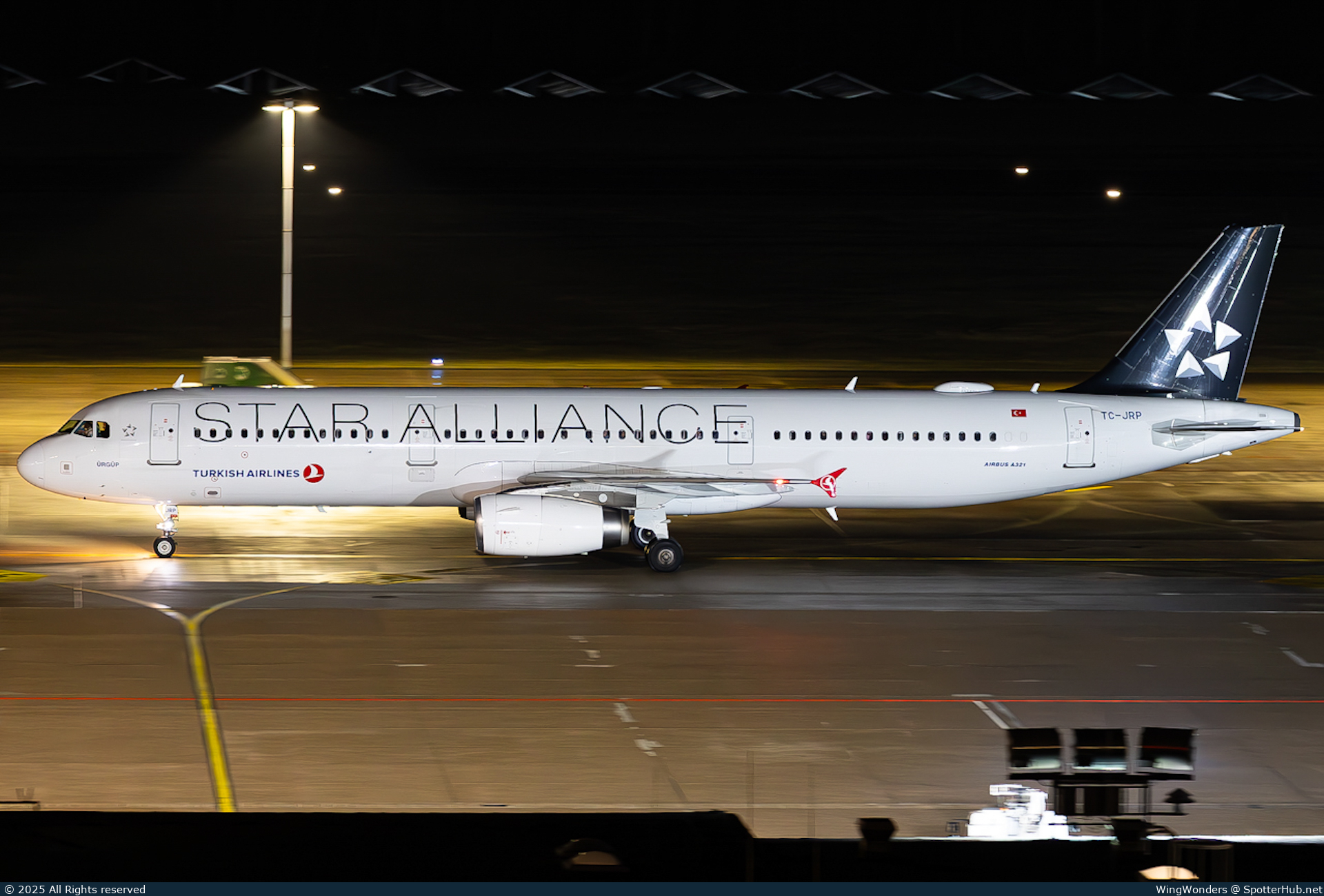 Photo of TC-JRP - Airbus A321-231 operated by Turkish Airlines