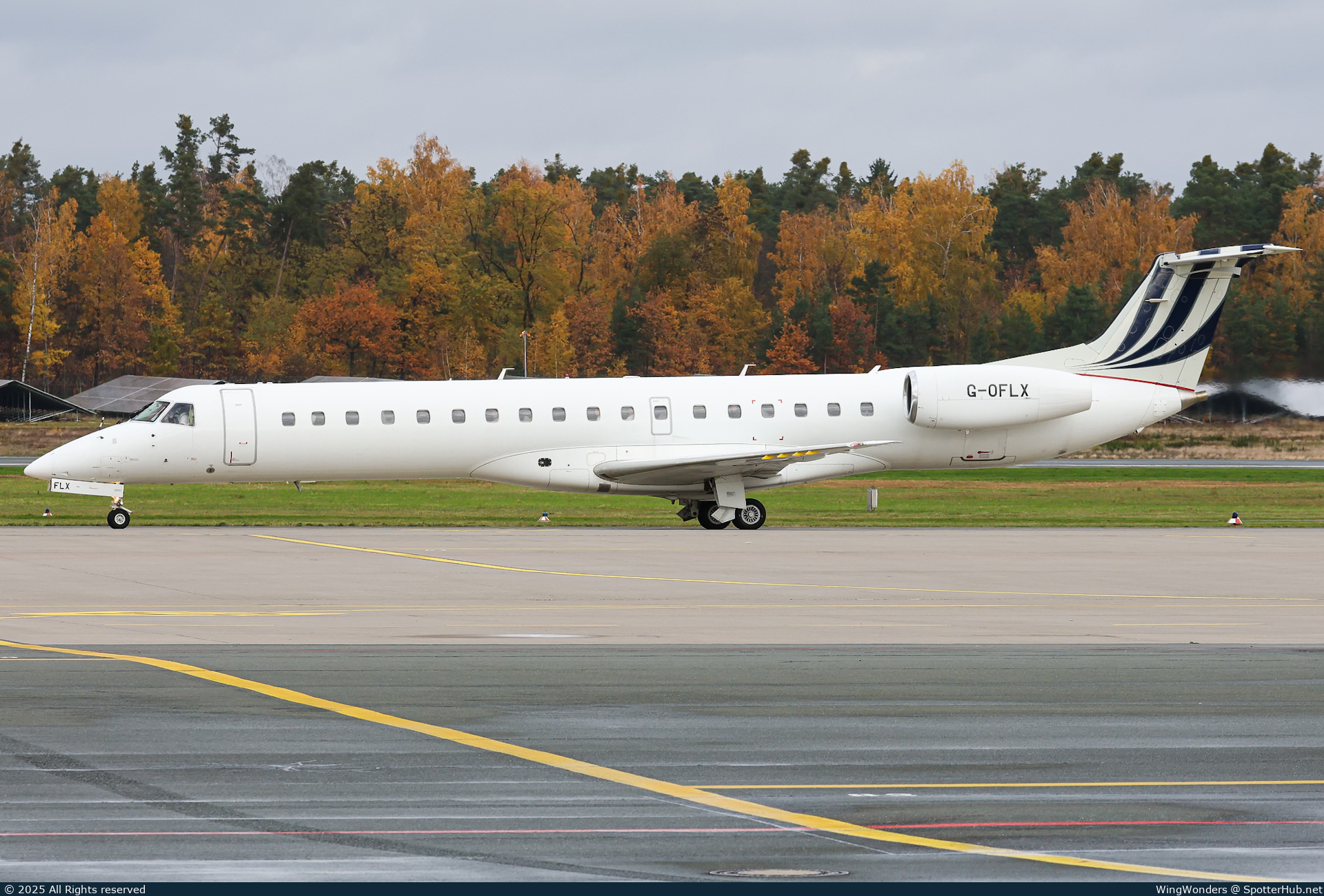 Photo of G-OFLX - Embraer ERJ-145LU operated by BAe Systems