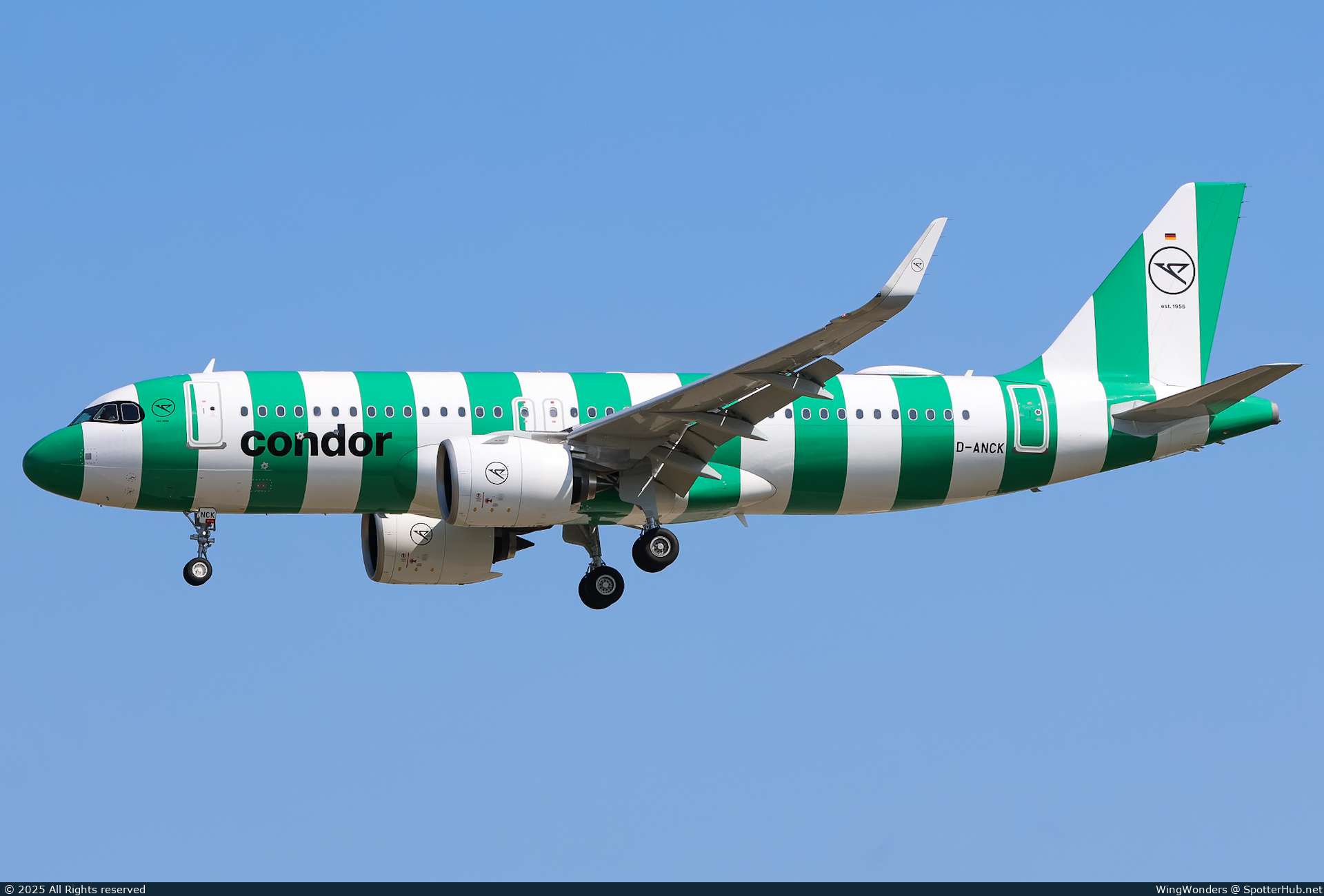 Photo of D-ANCK - Airbus A320-271N operated by Condor