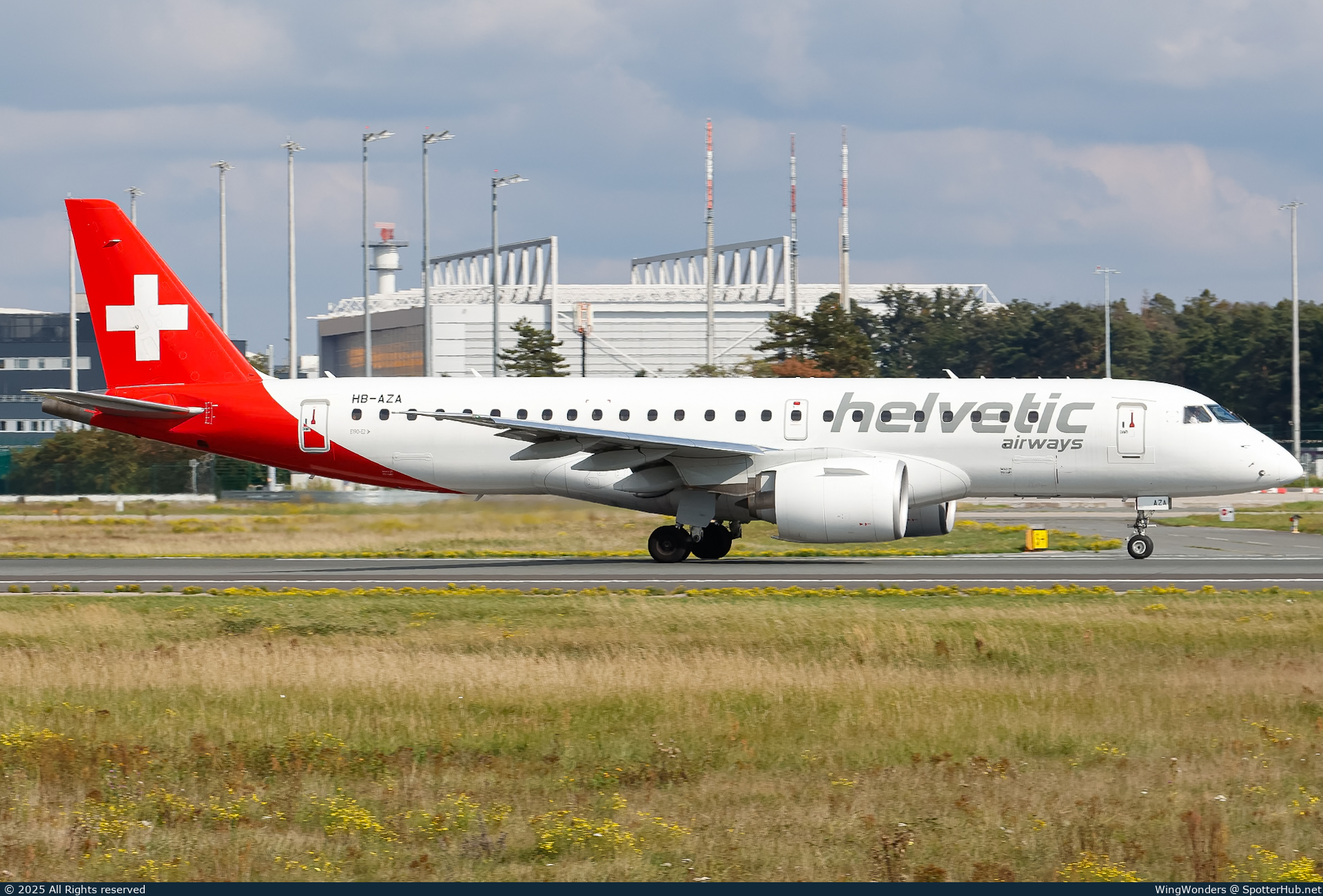 Photo of HB-AZA - Embraer ERJ-190-E2 operated by Helvetic Airways