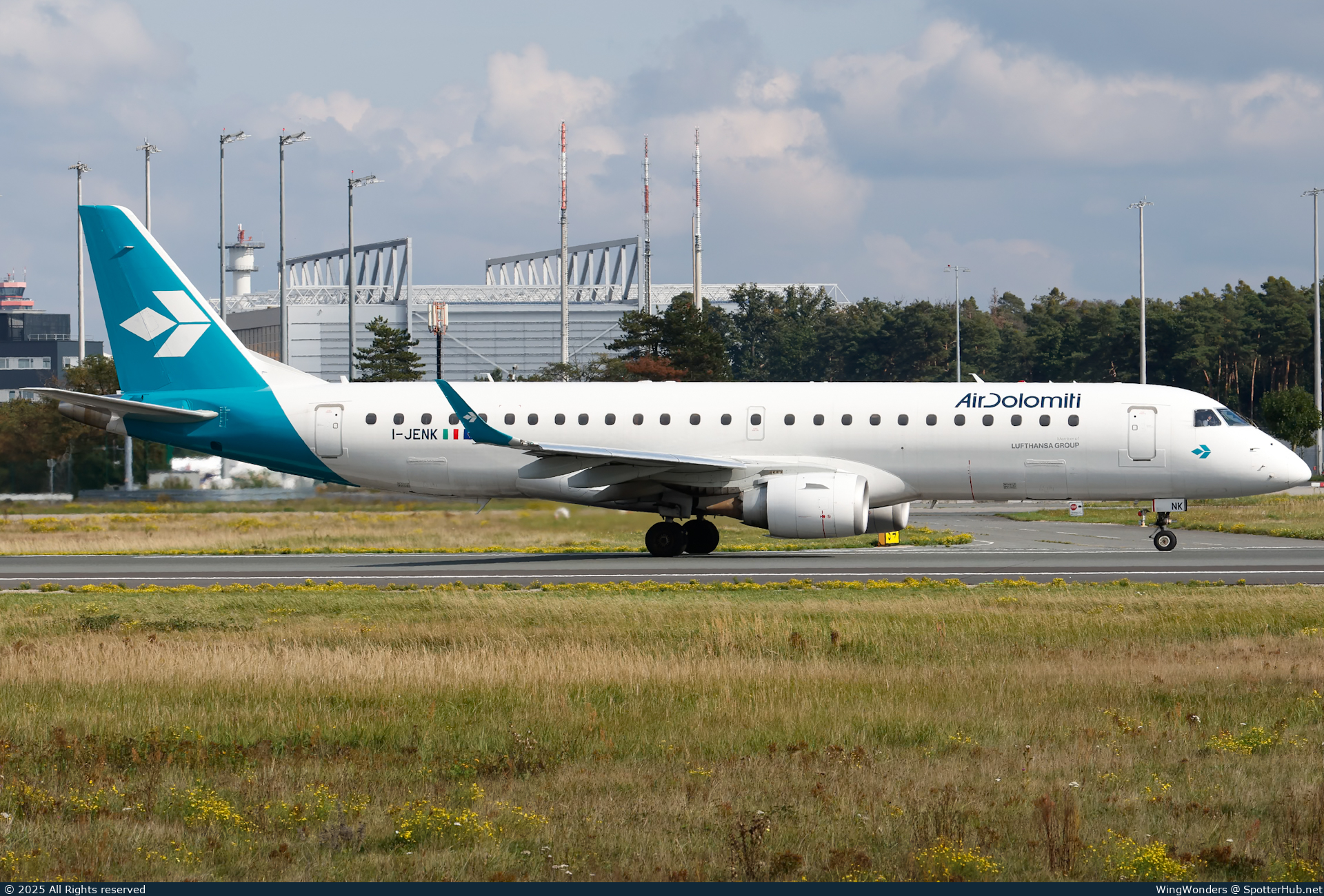 Photo of I-JENK - Embraer ERJ-190LR operated by Air Dolomiti