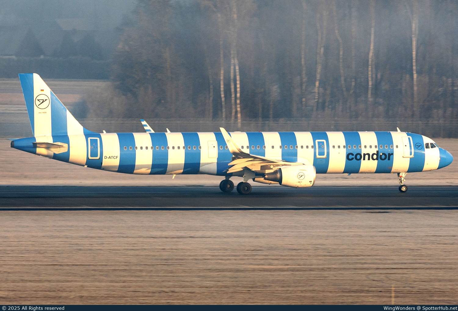 Photo of D-ATCF - Airbus A321-211 operated by Condor